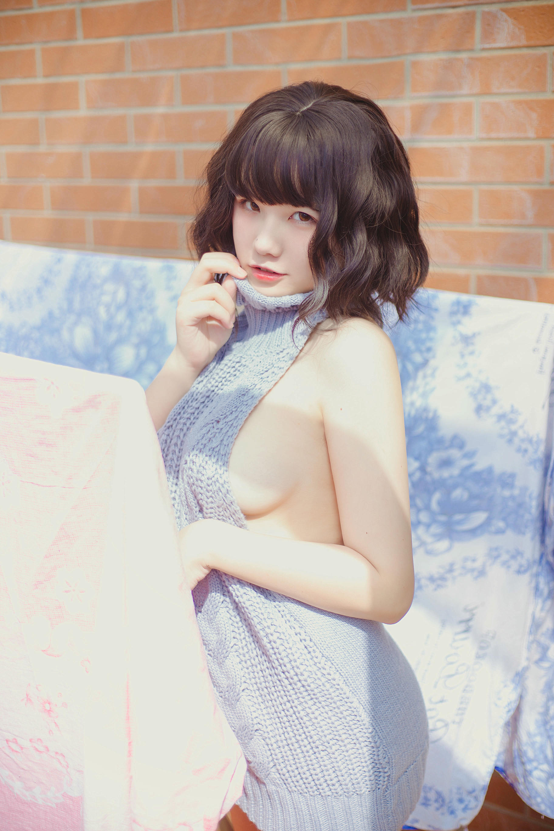 阿半今天很开心 NO.001 露背毛衣 [28P-157MB]_第1集