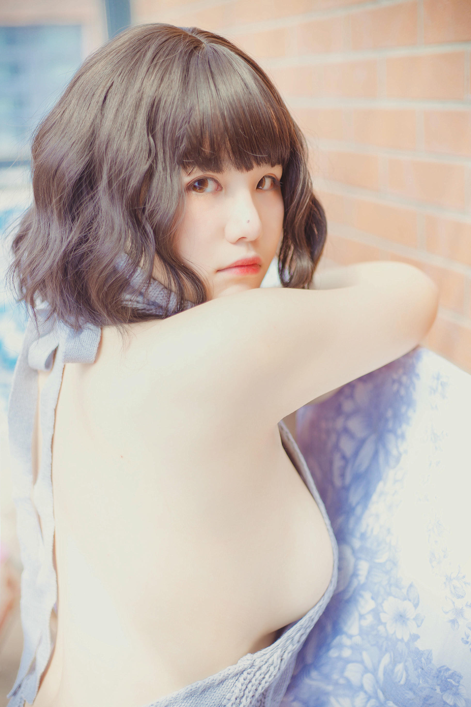 阿半今天很开心 NO.001 露背毛衣 [28P-157MB]_第1集