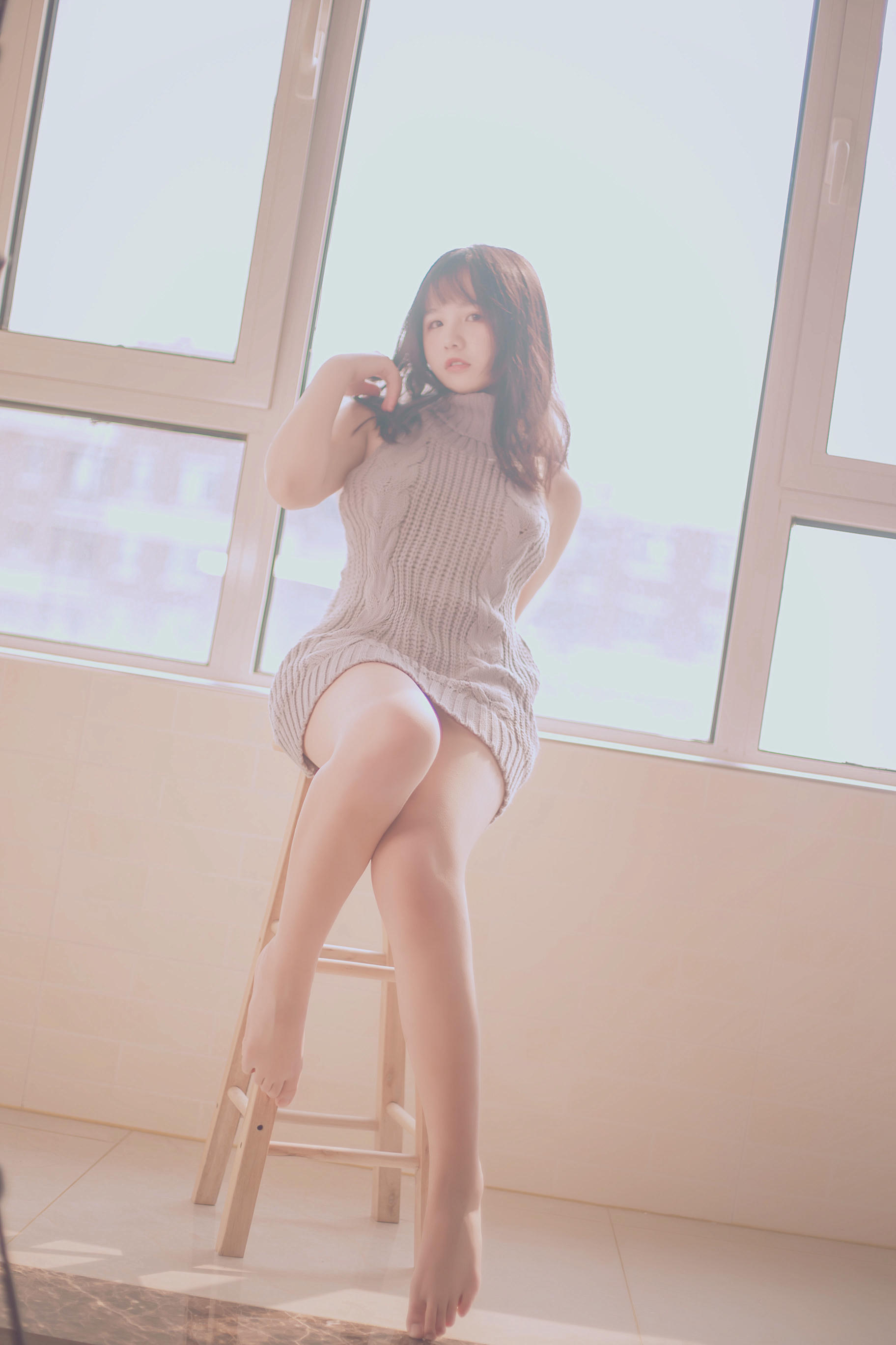 阿半今天很开心 NO.001 露背毛衣 [28P-157MB]_第1集