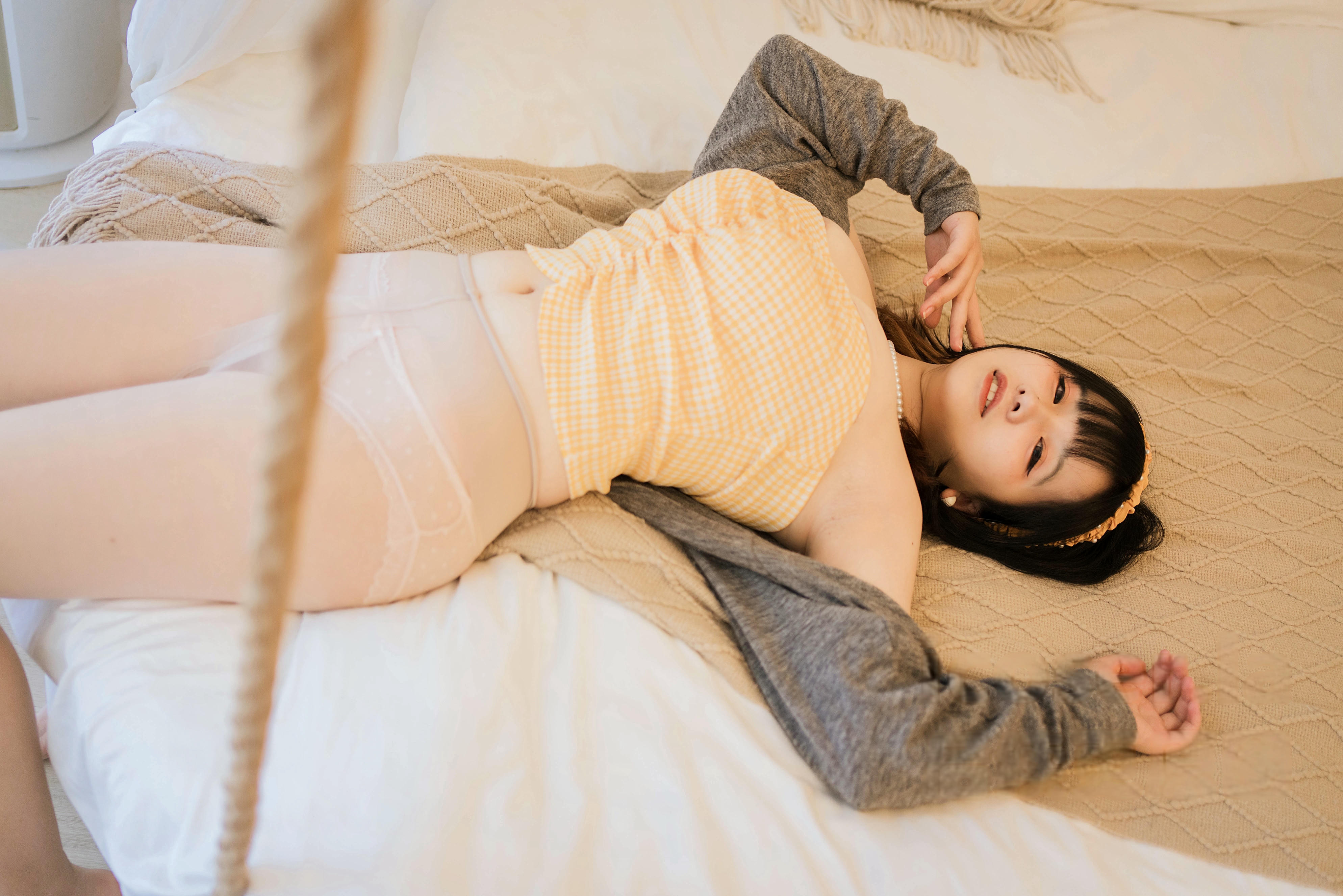 阿半今天很开心 NO.033 黄色抹胸[68P 1V 491M]_第2集