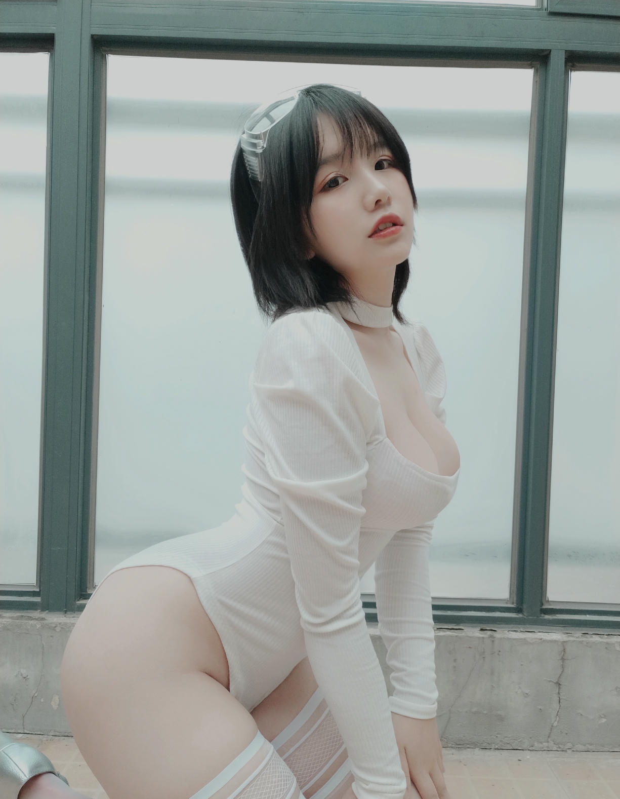 阿半今天很开心 NO.005 白色肉感 [9P-30MB]_第1集