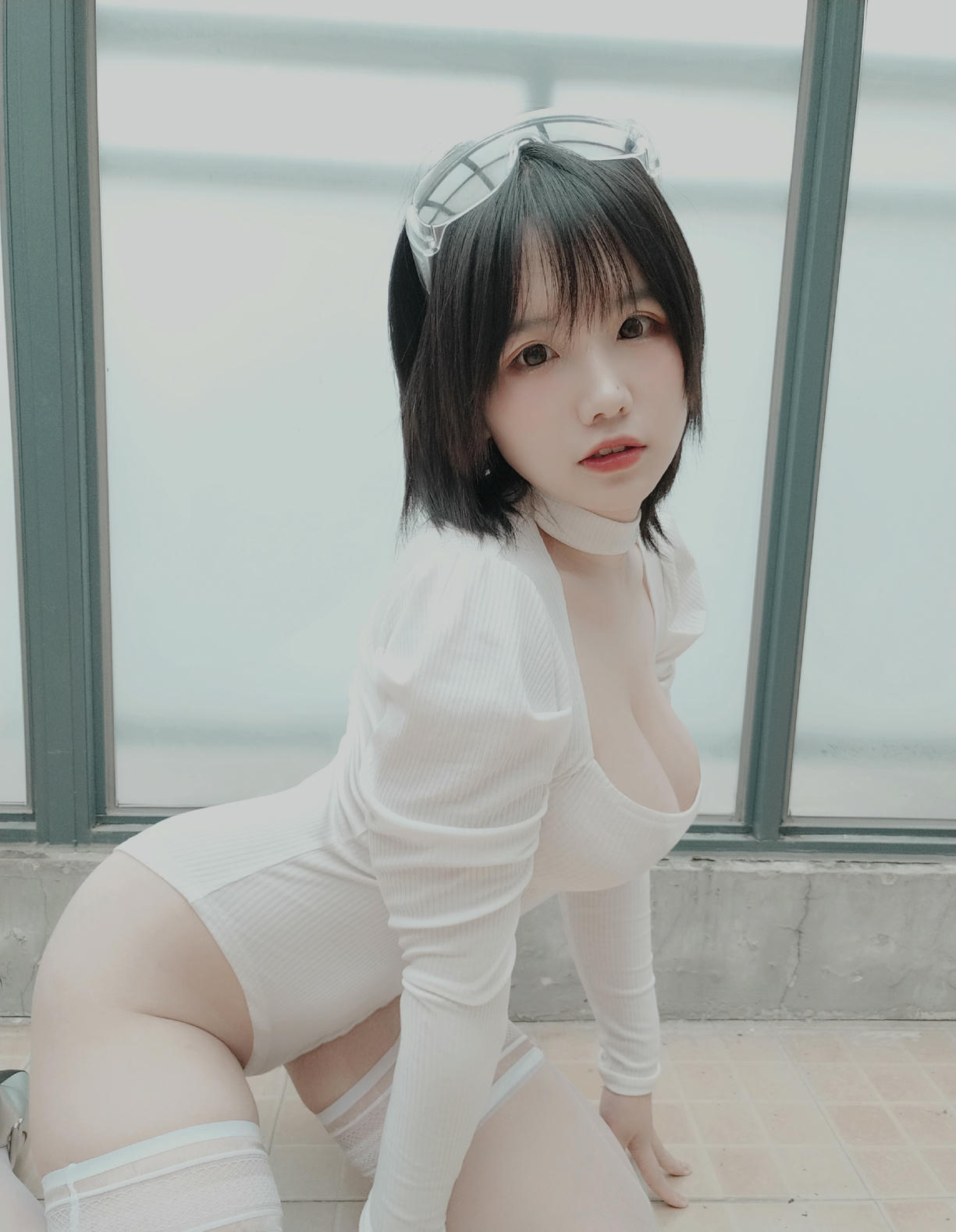 阿半今天很开心 NO.005 白色肉感 [9P-30MB]_第1集