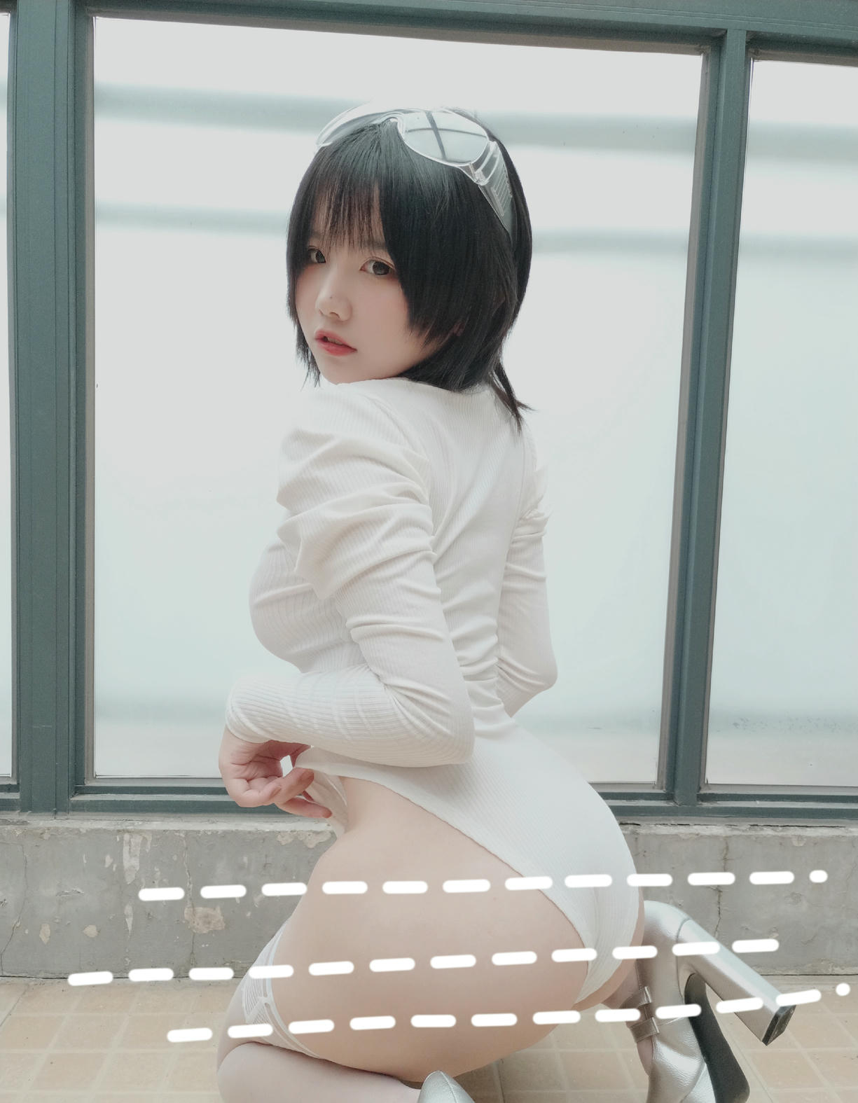 阿半今天很开心 NO.005 白色肉感 [9P-30MB]_第1集