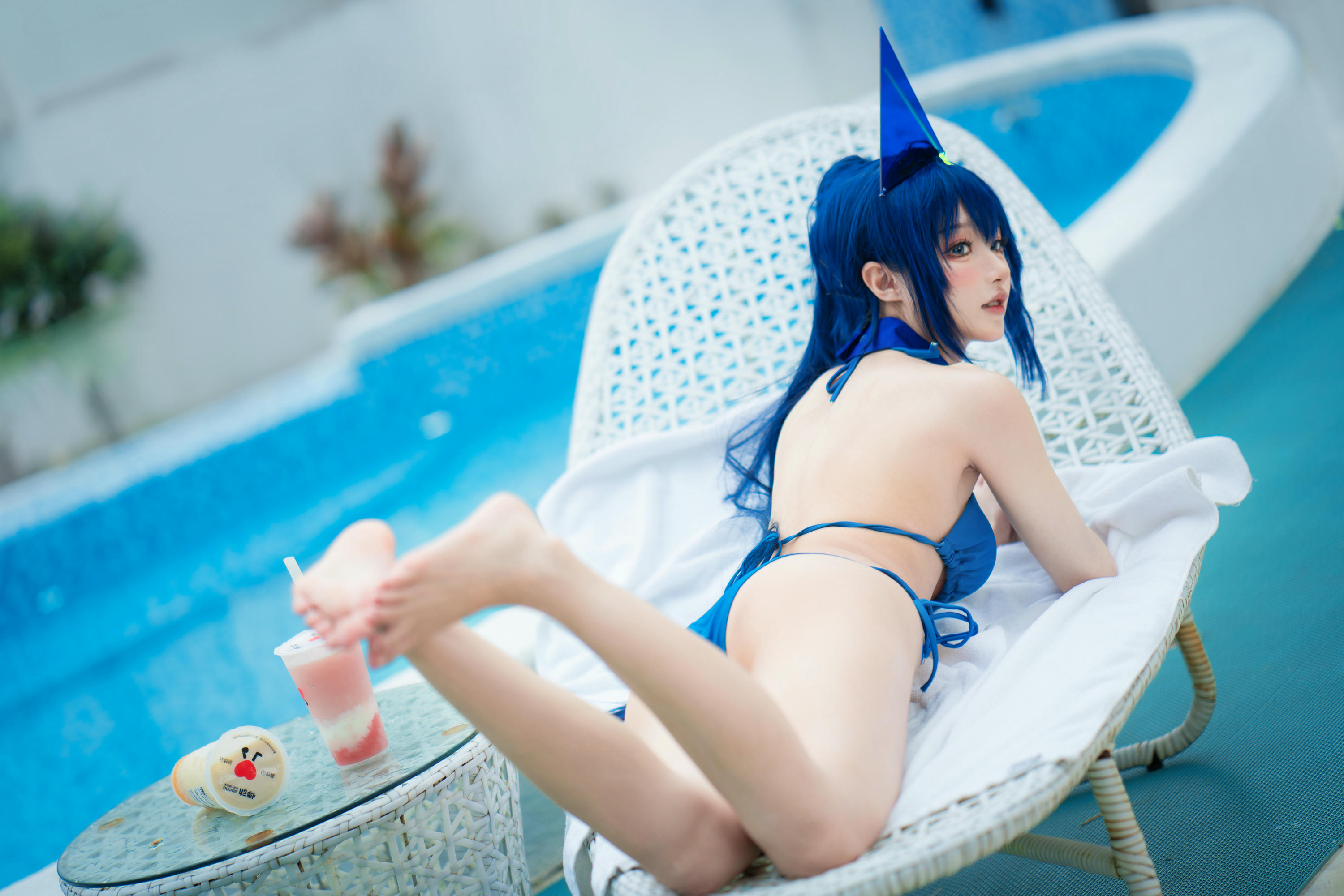 阿包也是兔娘 NO.083 花园泳装 [35P 306MB]_第1集