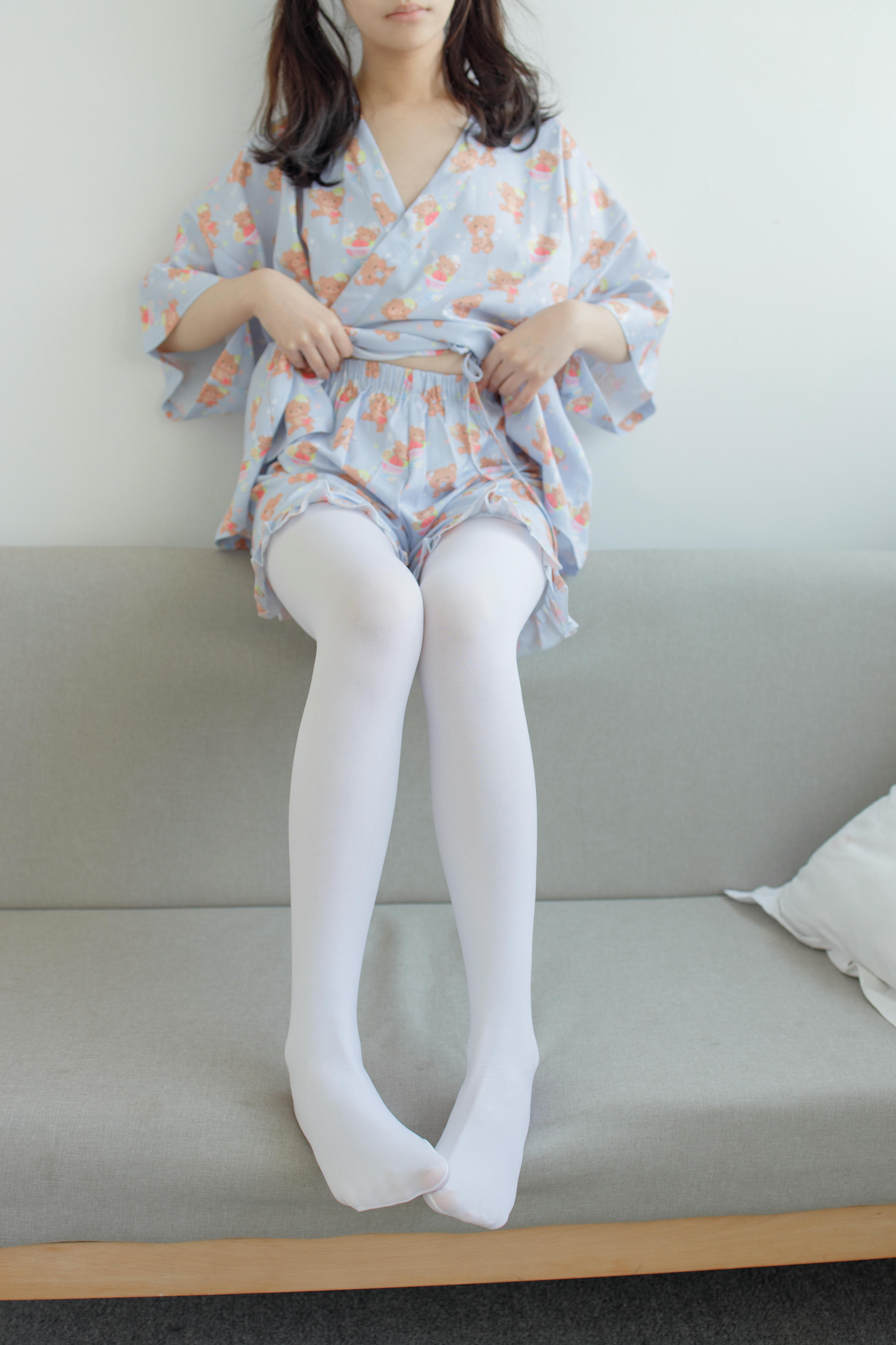 森萝财团 NO.344 内部-006 沙发上诱人的白丝美少女 [113P1V3.61G]_第5集