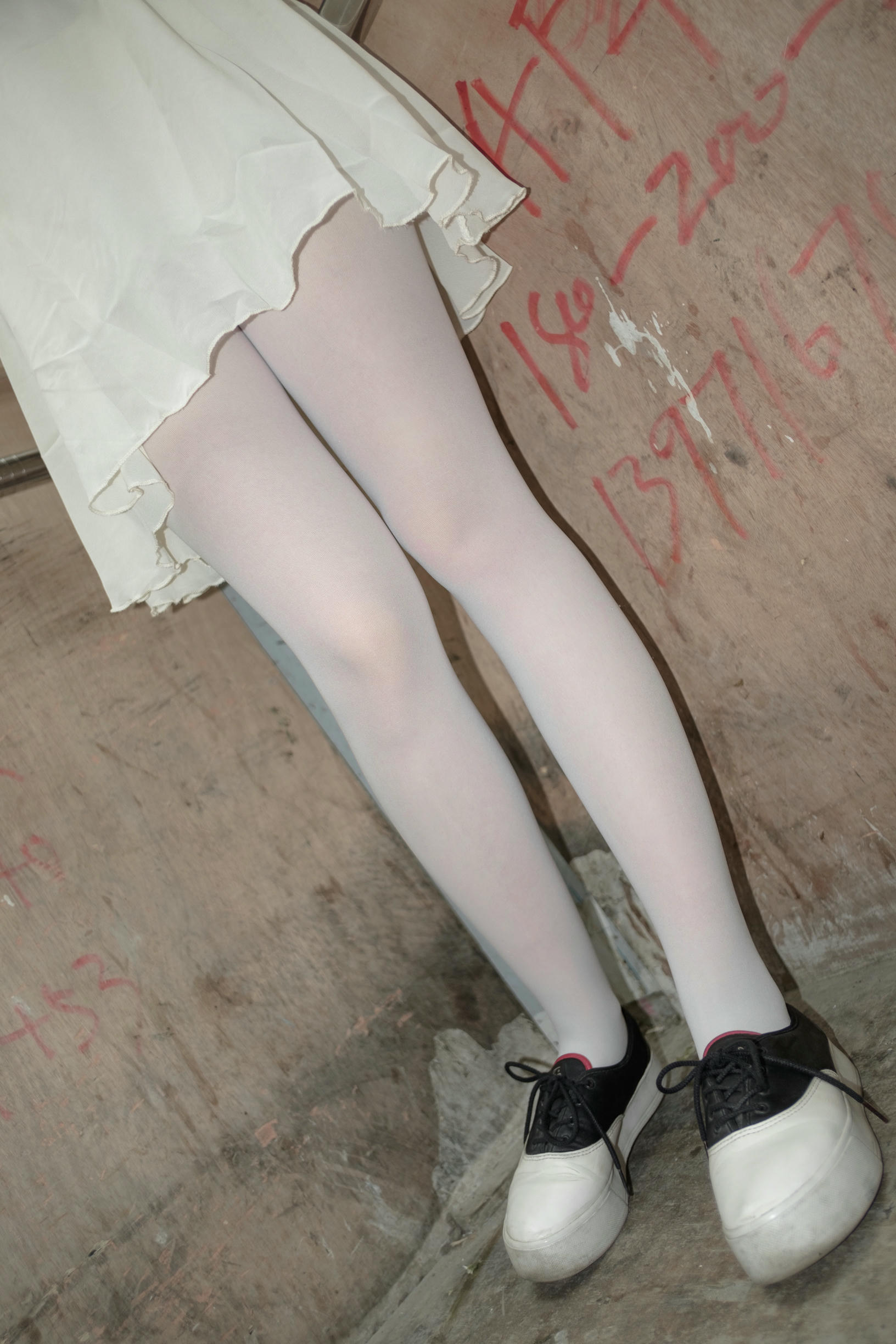 森萝财团 R15-007 窗台上的薄纱少女 [83P-520MB]_第3集