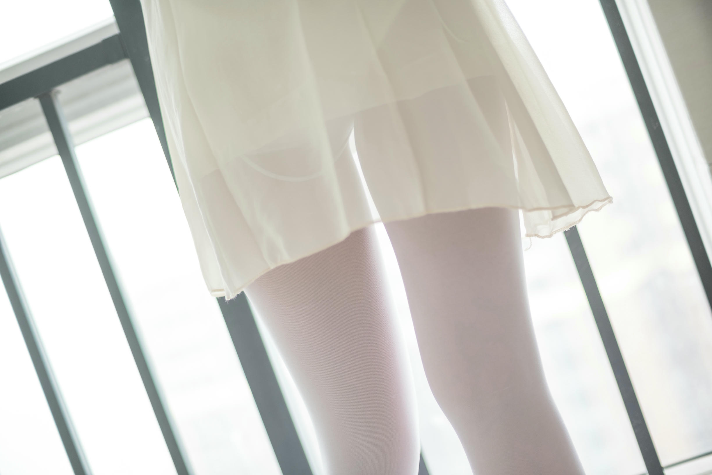 森萝财团 R15-007 窗台上的薄纱少女 [83P-520MB]_第4集