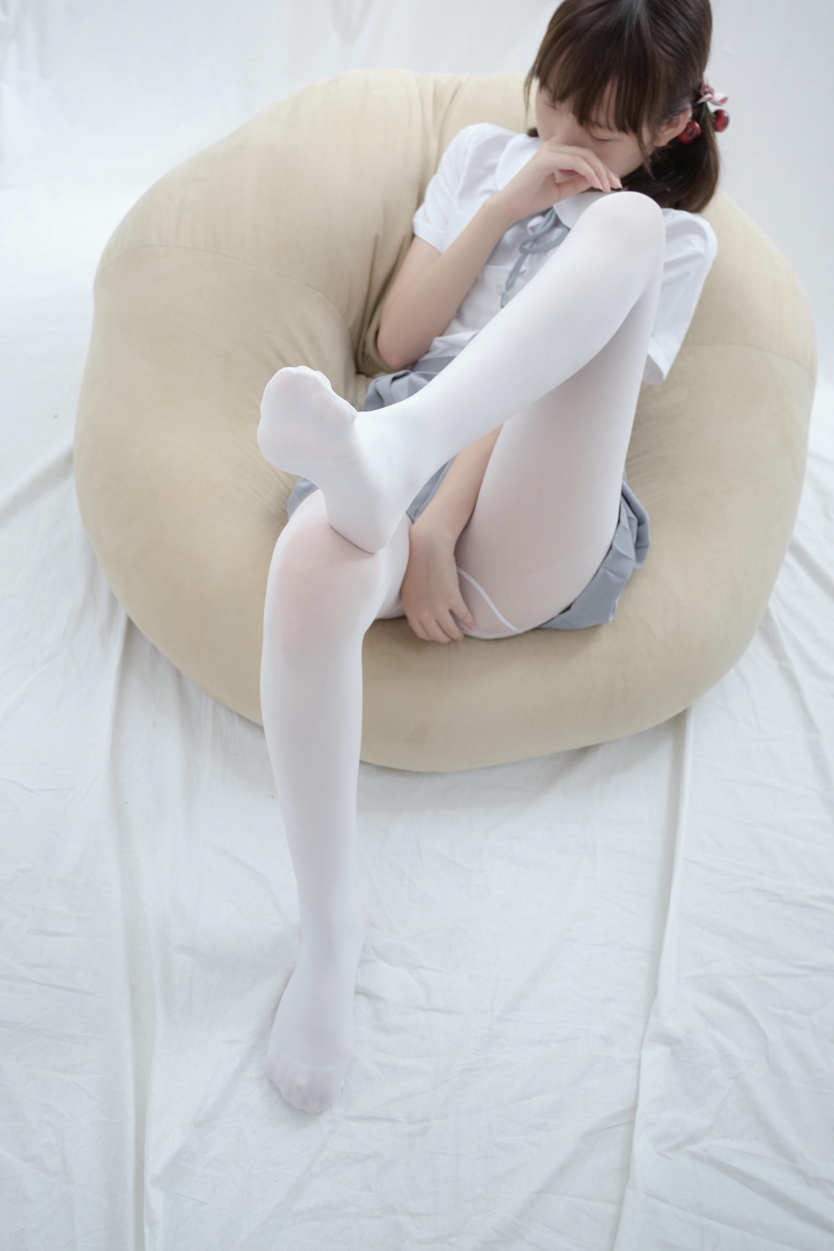 森萝财团 R15-025 白丝足控 [75P-329MB]_第1集