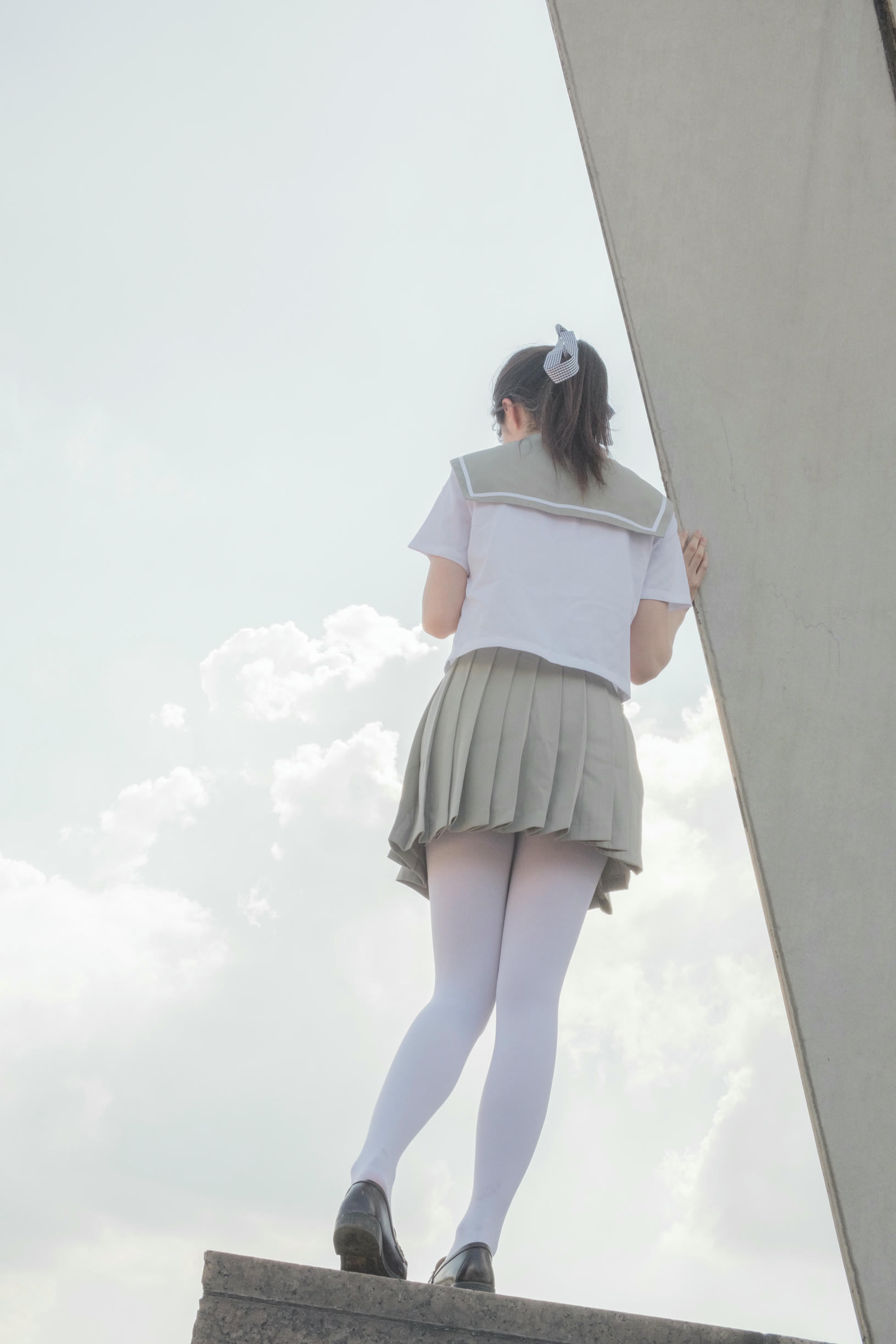 森萝财团 R15-026 JK白丝户外 [79P-426MB]_第1集