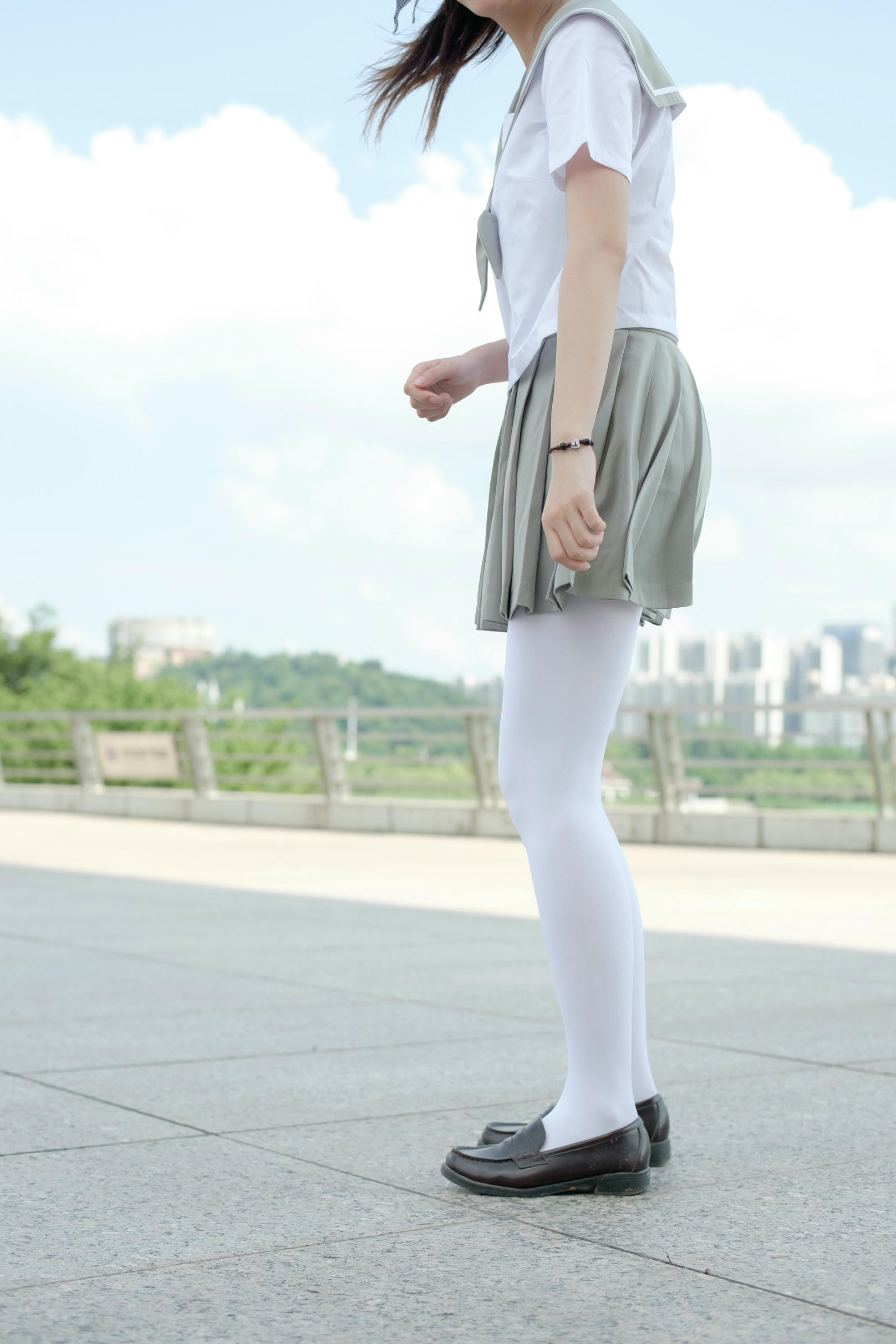 森萝财团 R15-026 JK白丝户外 [79P-426MB]_第2集