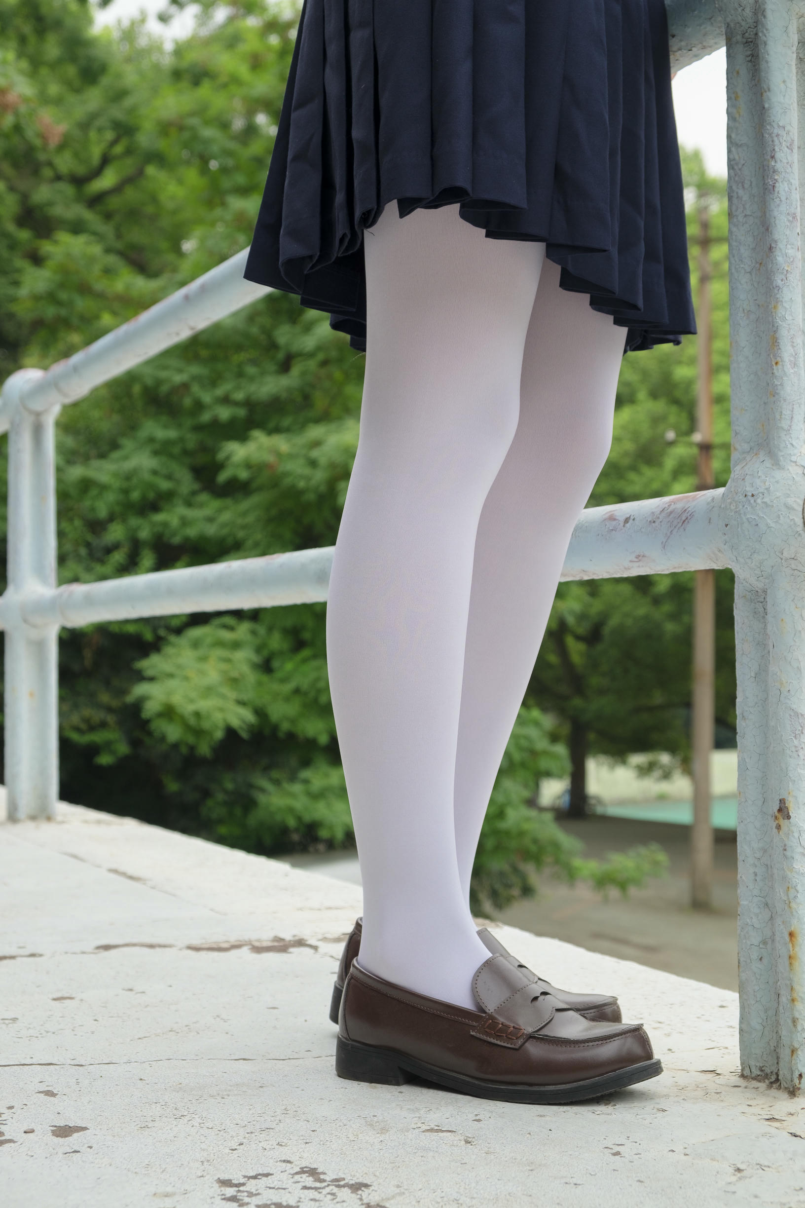 森萝财团 R15-034 户外白丝秀 [102P-696MB]_第2集