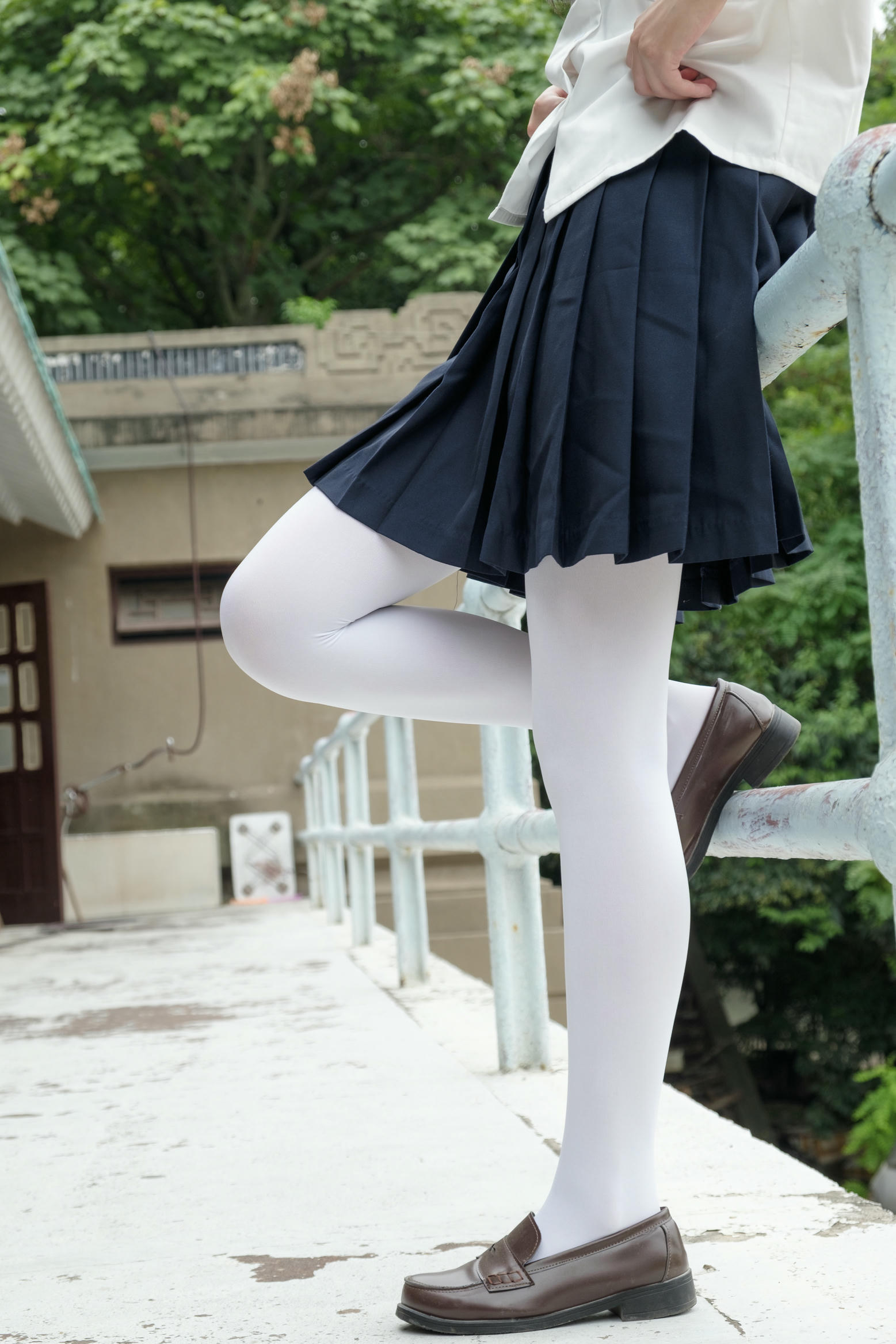 森萝财团 R15-034 户外白丝秀 [102P-696MB]_第2集