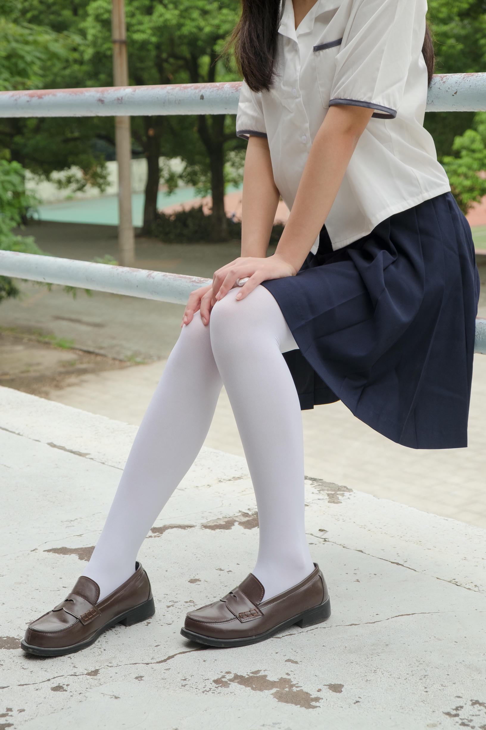 森萝财团 R15-034 户外白丝秀 [102P-696MB]_第2集