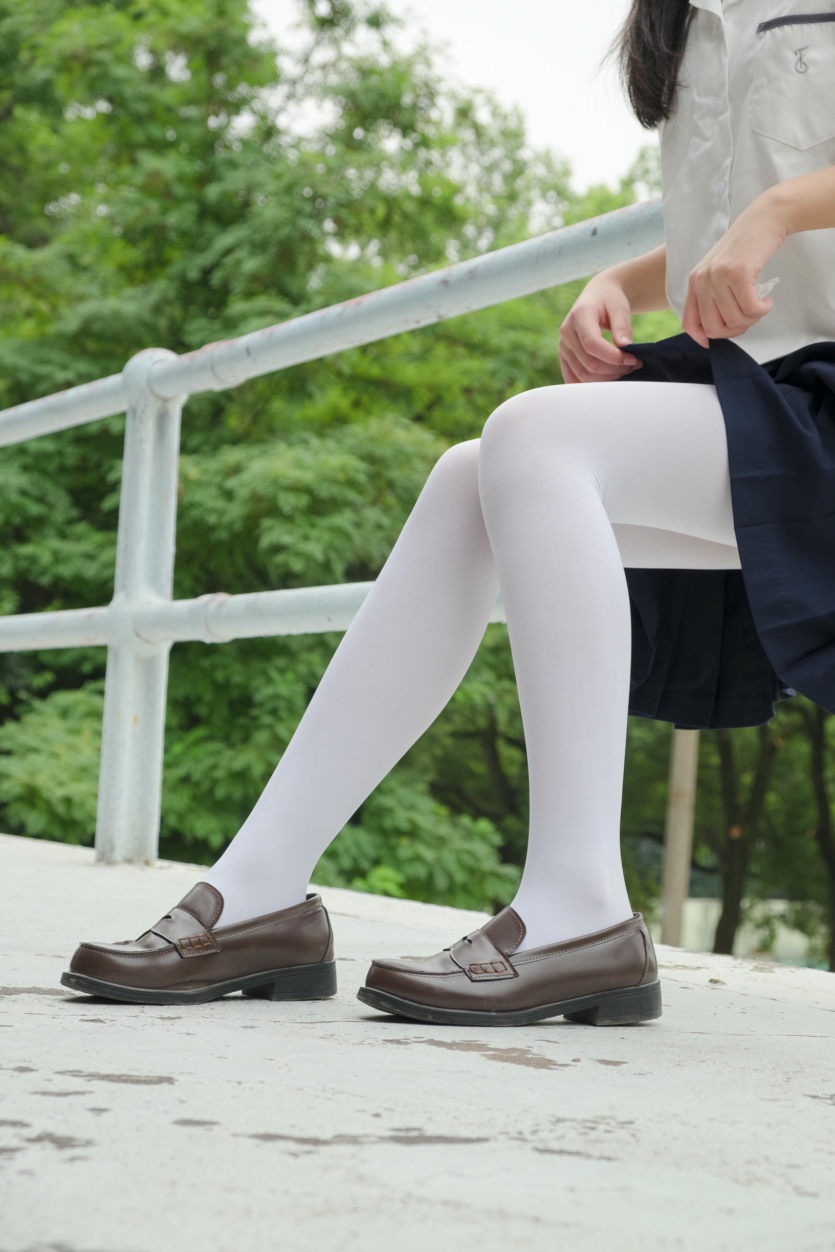森萝财团 R15-034 户外白丝秀 [102P-696MB]_第2集