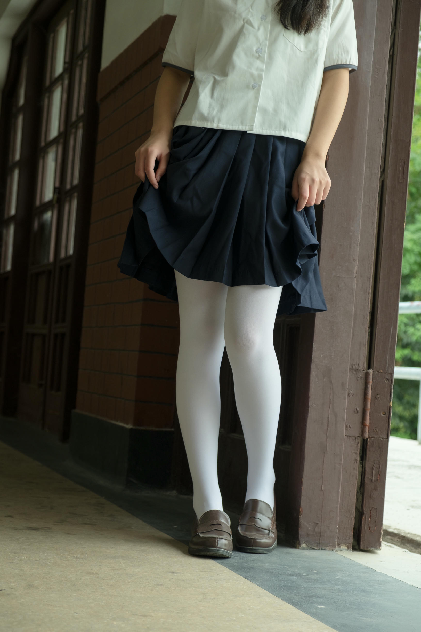 森萝财团 R15-034 户外白丝秀 [102P-696MB]_第2集