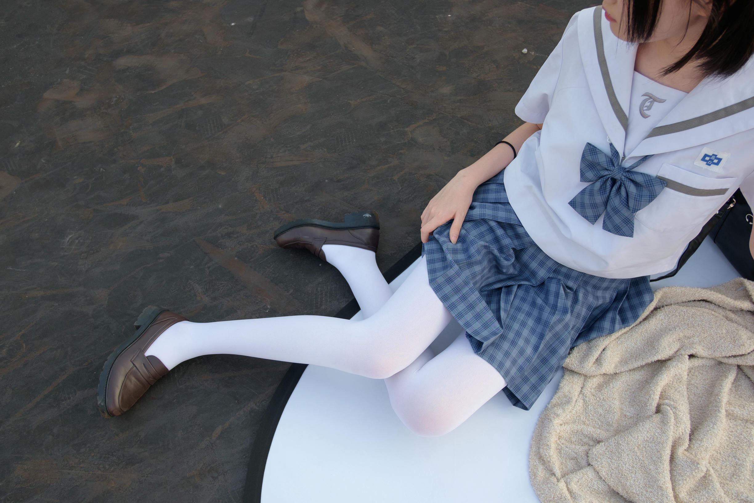 森萝财团 SSR-001 天台上的白丝 [74P-493MB]_第2集