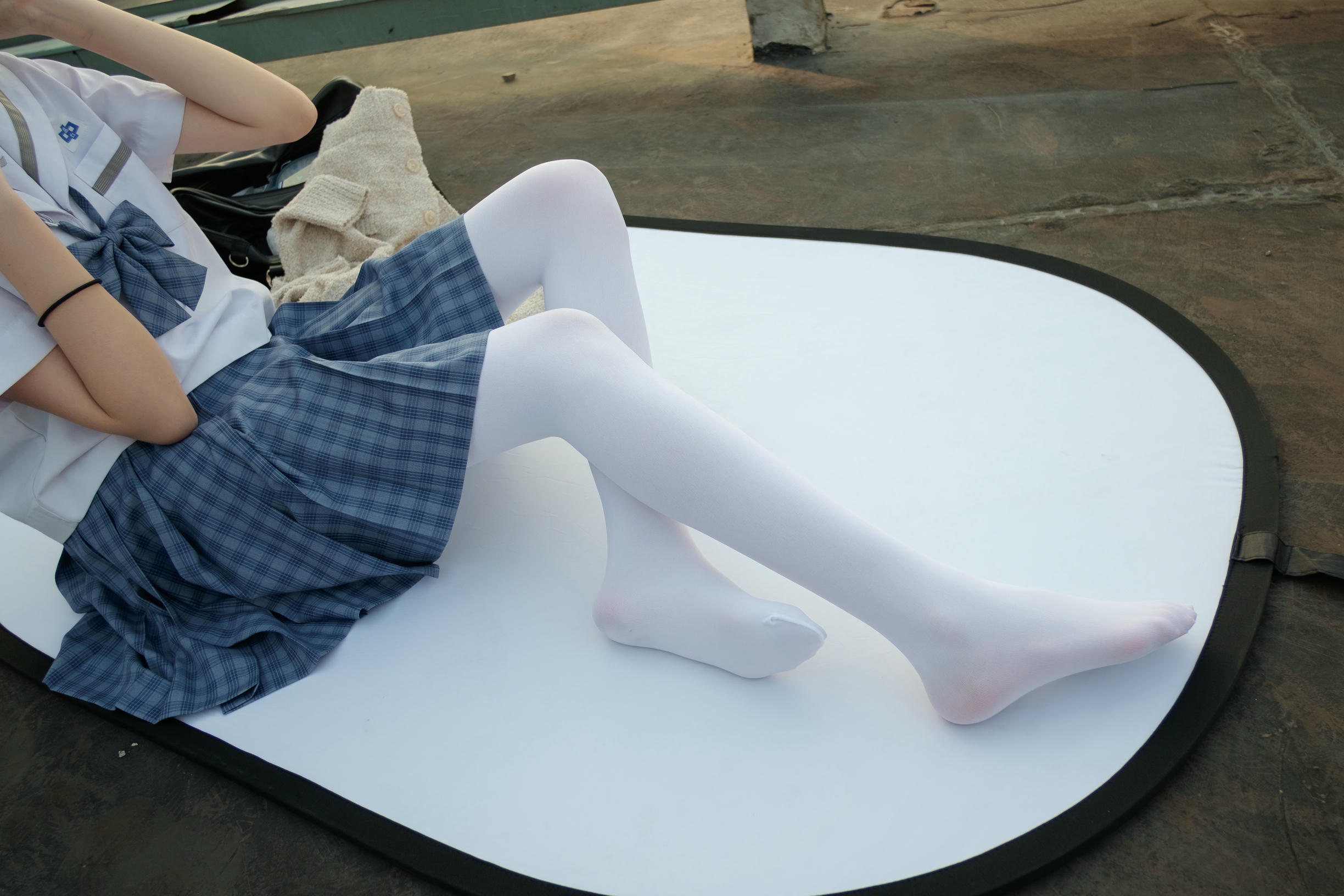 森萝财团 SSR-001 天台上的白丝 [74P-493MB]_第2集