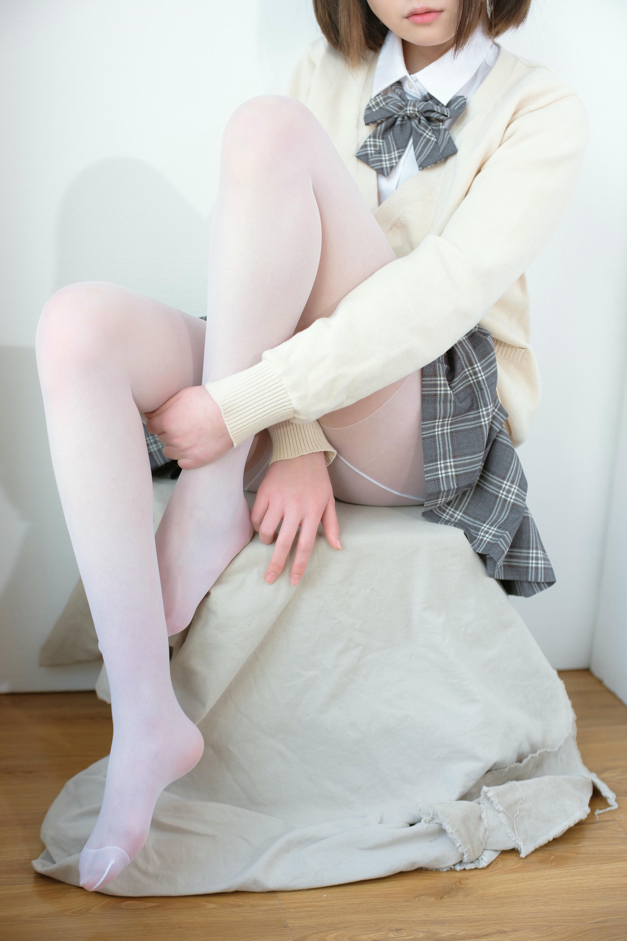 森萝财团 X-010 JK校服白丝 [83P1V-1.46GB]_第3集