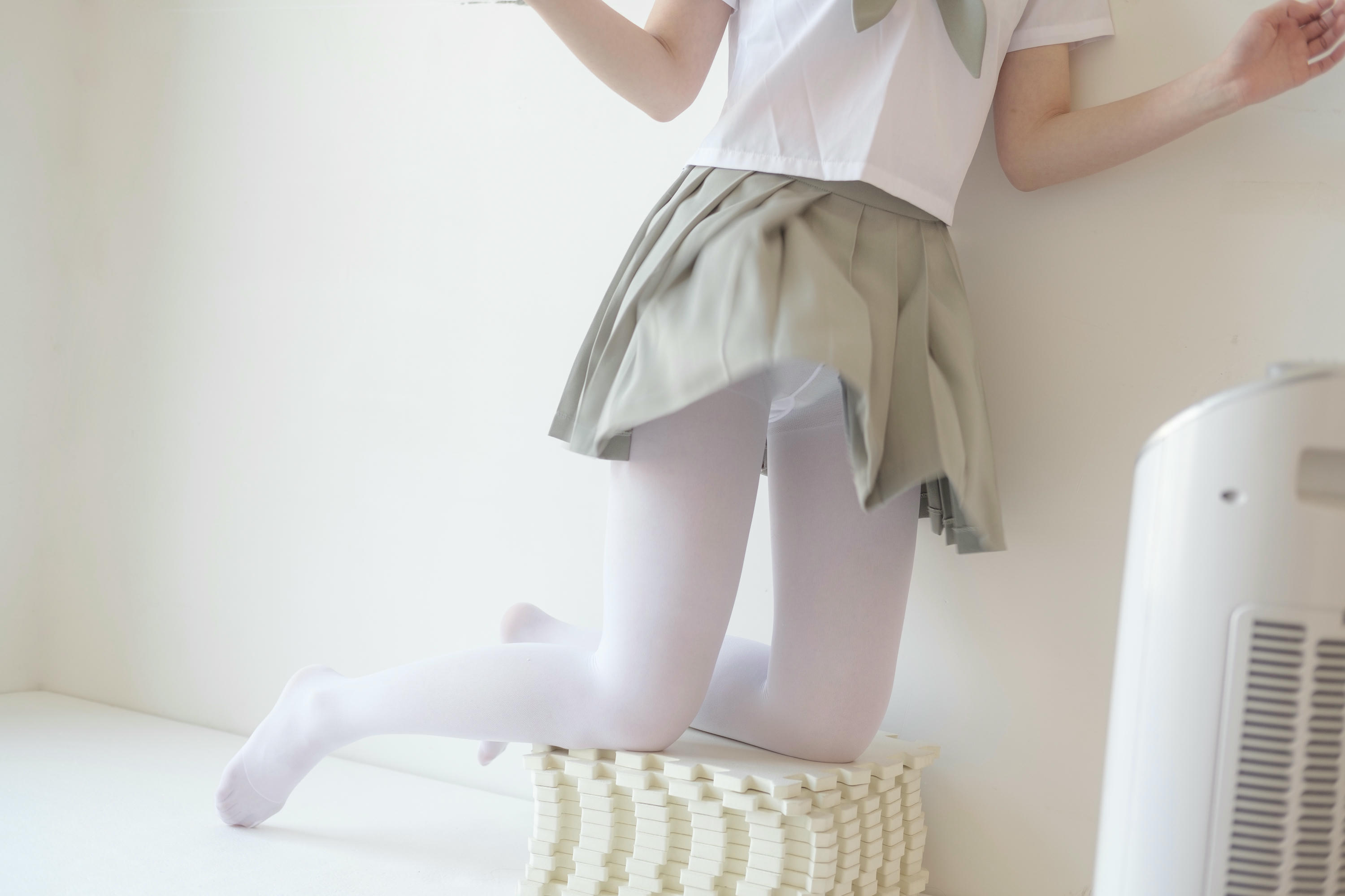 森萝财团 X-016 白丝纯情 [136P1V-1.57GB]_第1集