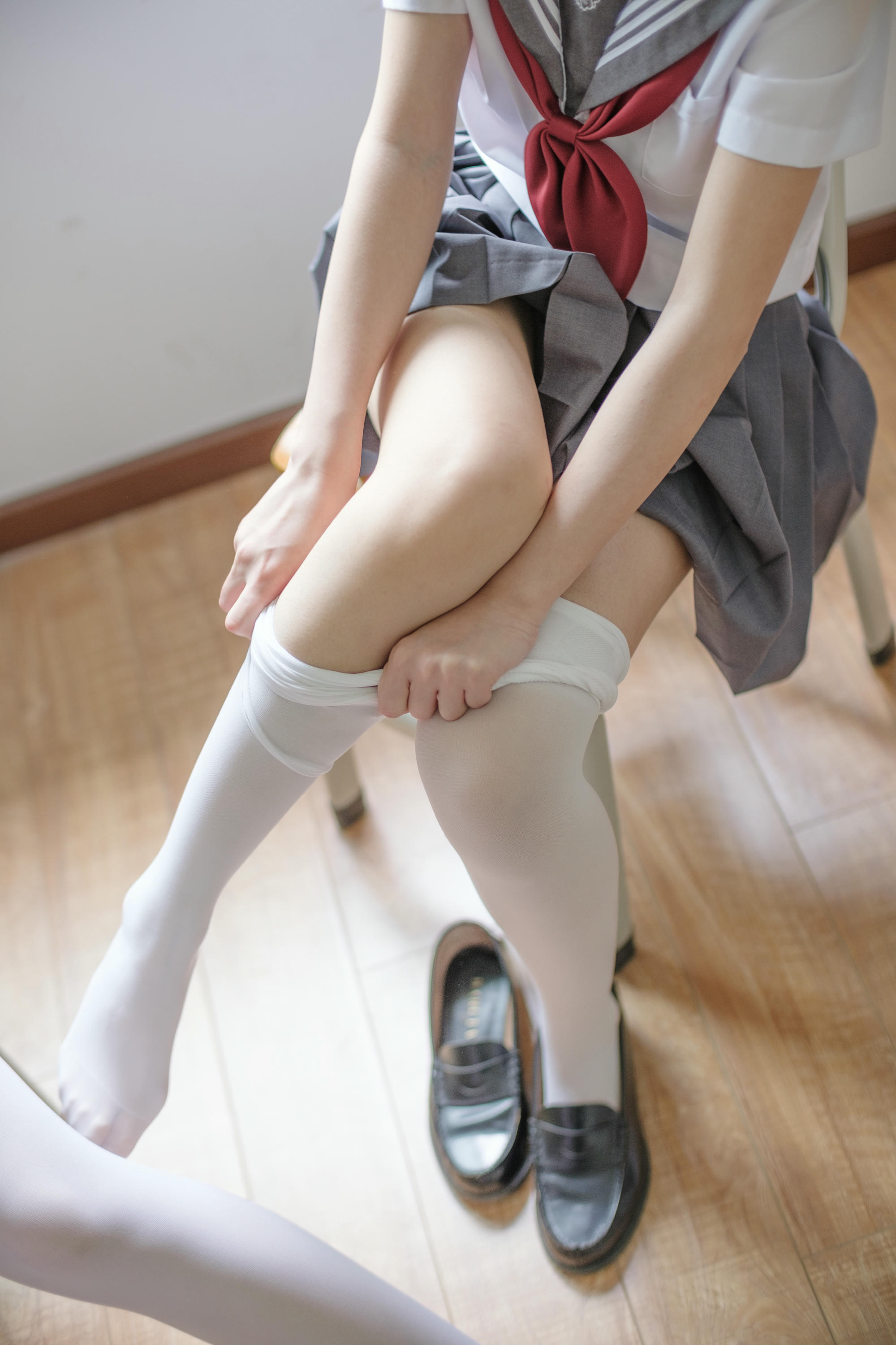 森萝财团 X-025 JK白丝姐妹花 [131P1V-2.22GB]_第5集