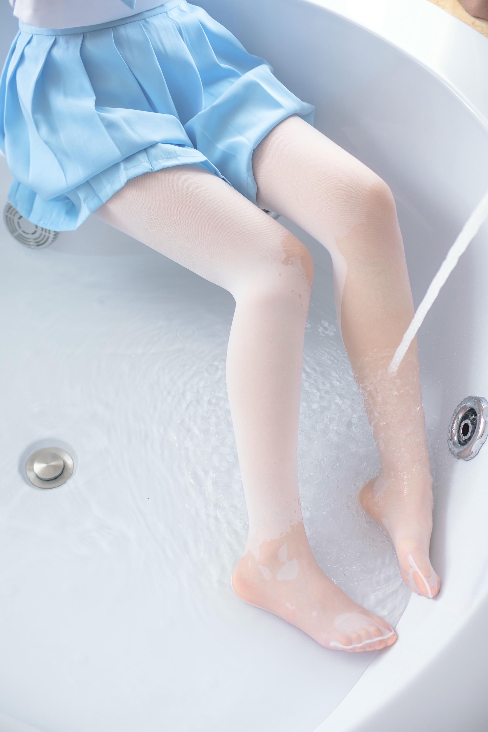 森萝财团 X-032 JK浴缸戏水 [129P1V-2.37GB]_第5集