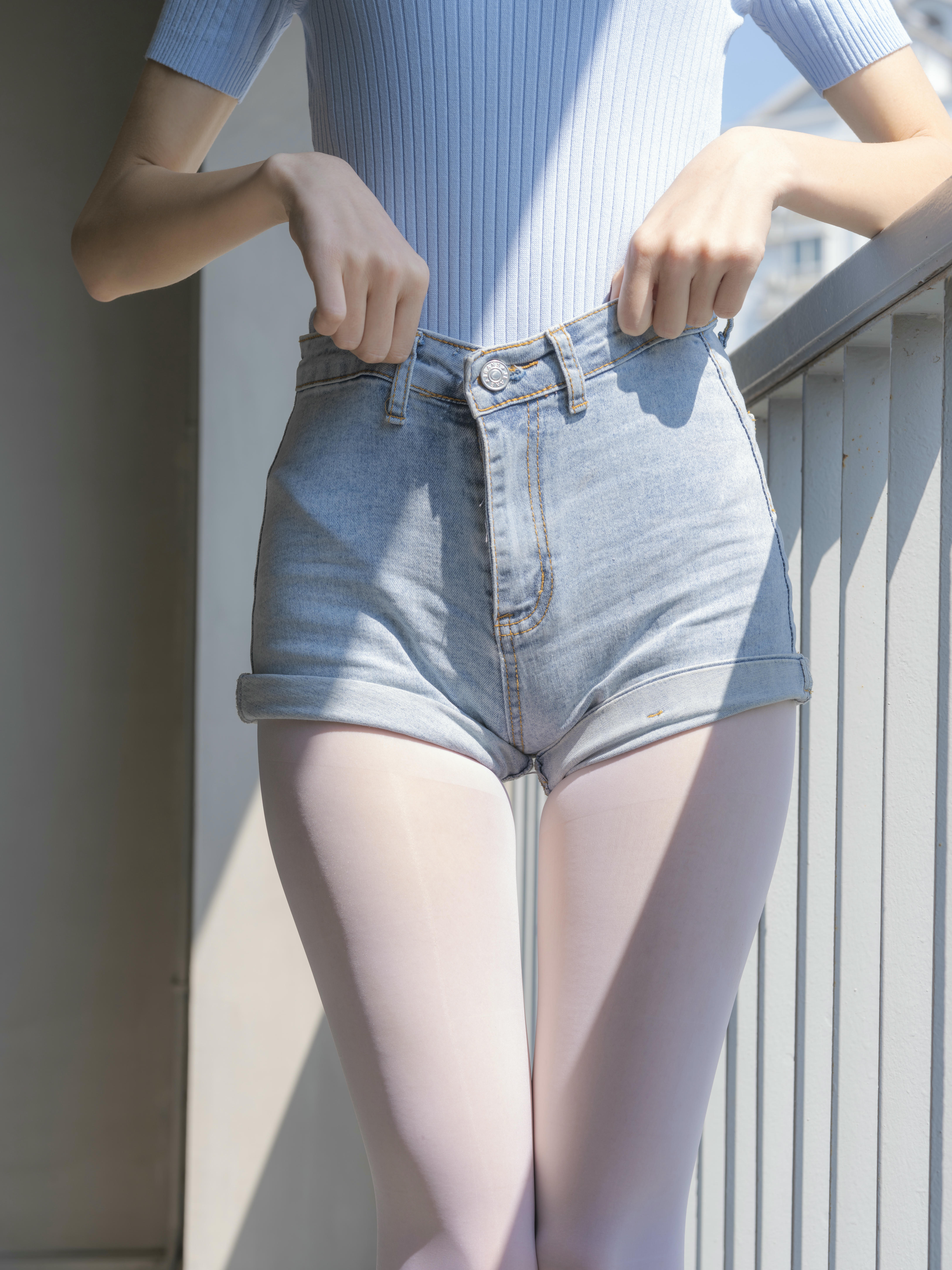 森萝财团 写真 媛媛 001 试拍 白丝 15D 超薄 超密植绒 [59P1V-3.20GB]_第1集