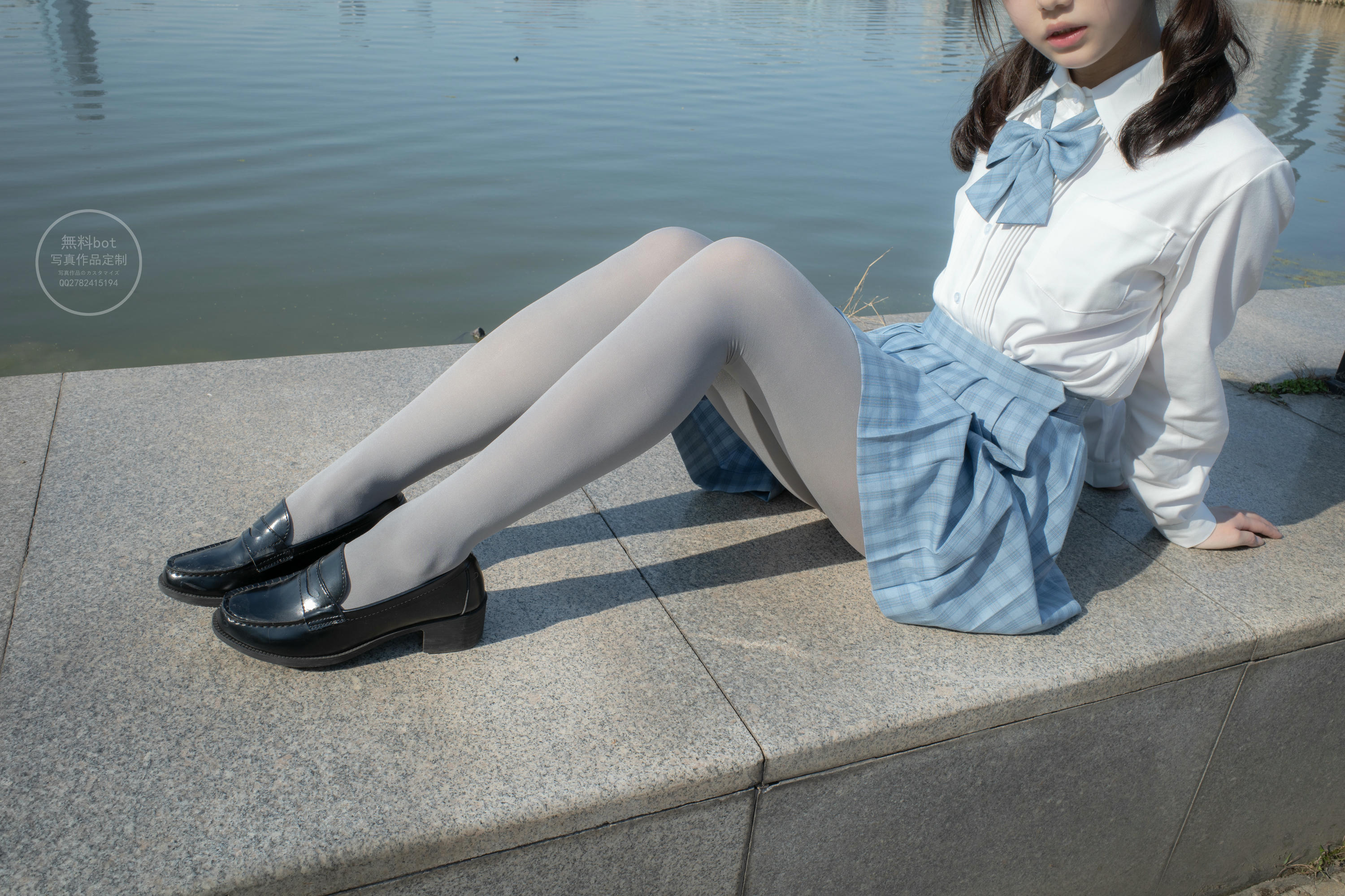 森萝财团 有料 NO.030 小香 户外公园里的JK制服灰丝美腿 [100P／1.39GB]_第1集