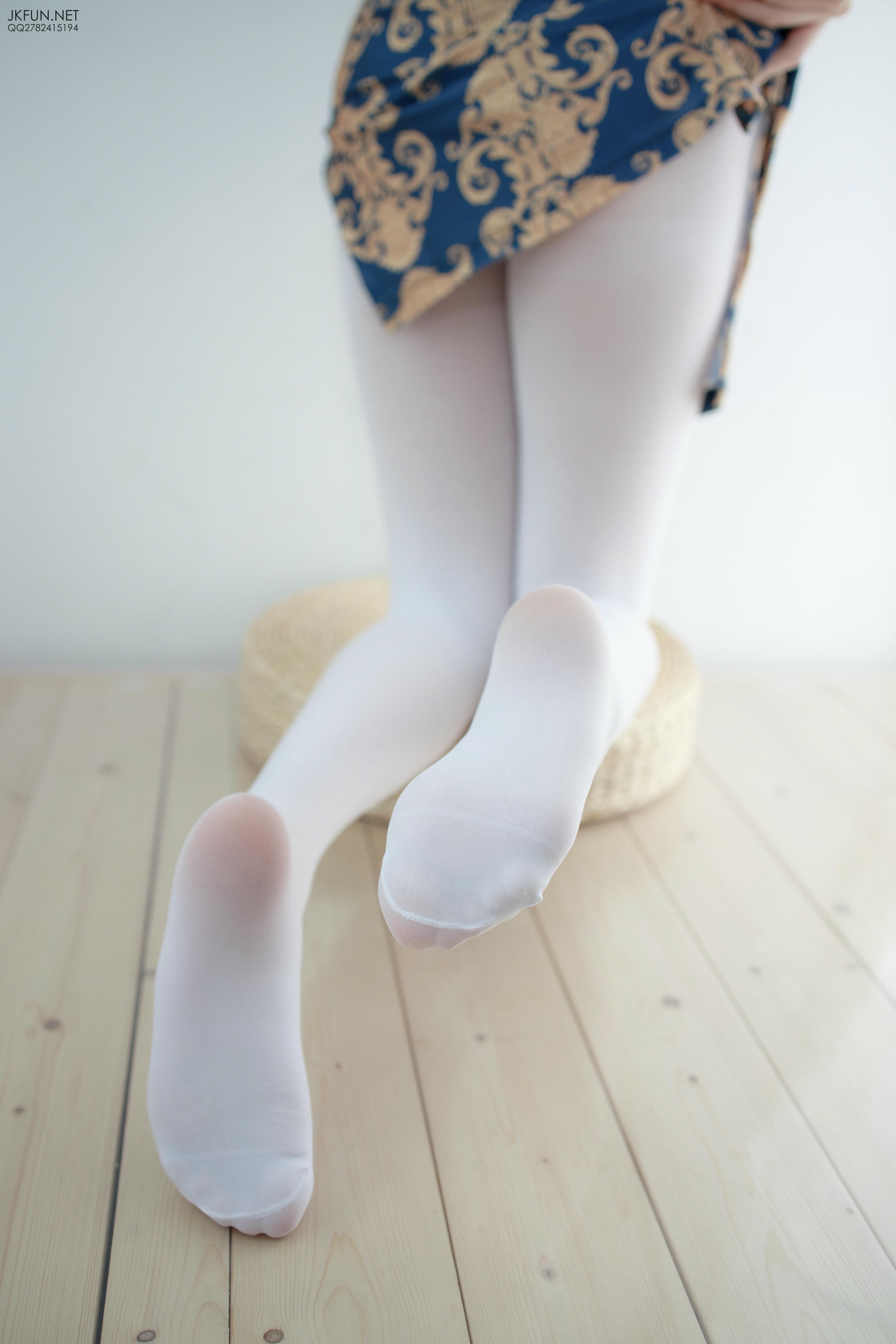 森萝财团 JKFUN-008 Aika 60D白丝 踩酱肉包 [130P1V-2.66GB]_第4集
