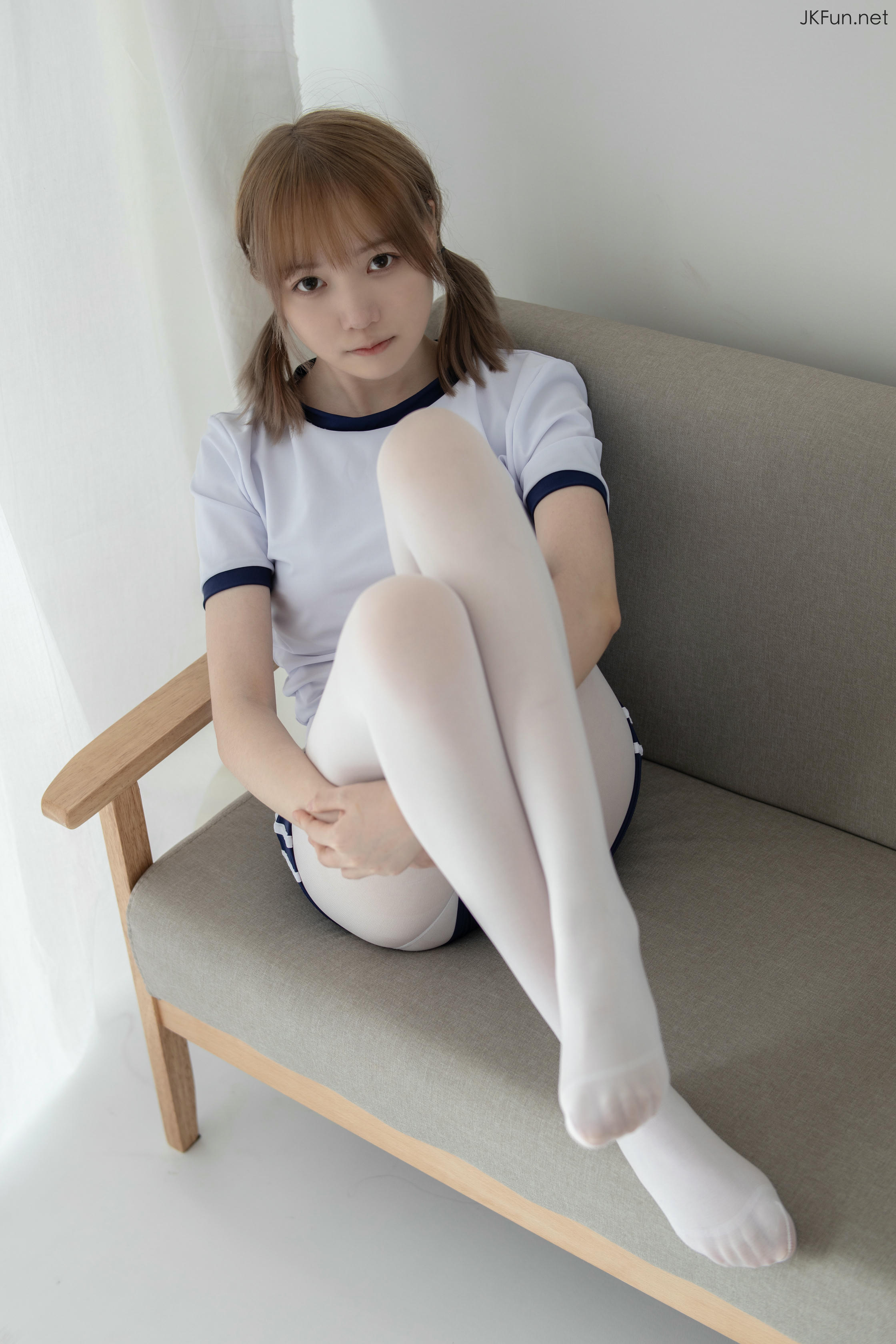 森萝财团 JKFUN-019 Aika 80D白丝外景体操服 [107P+1V／2.4G]_第5集