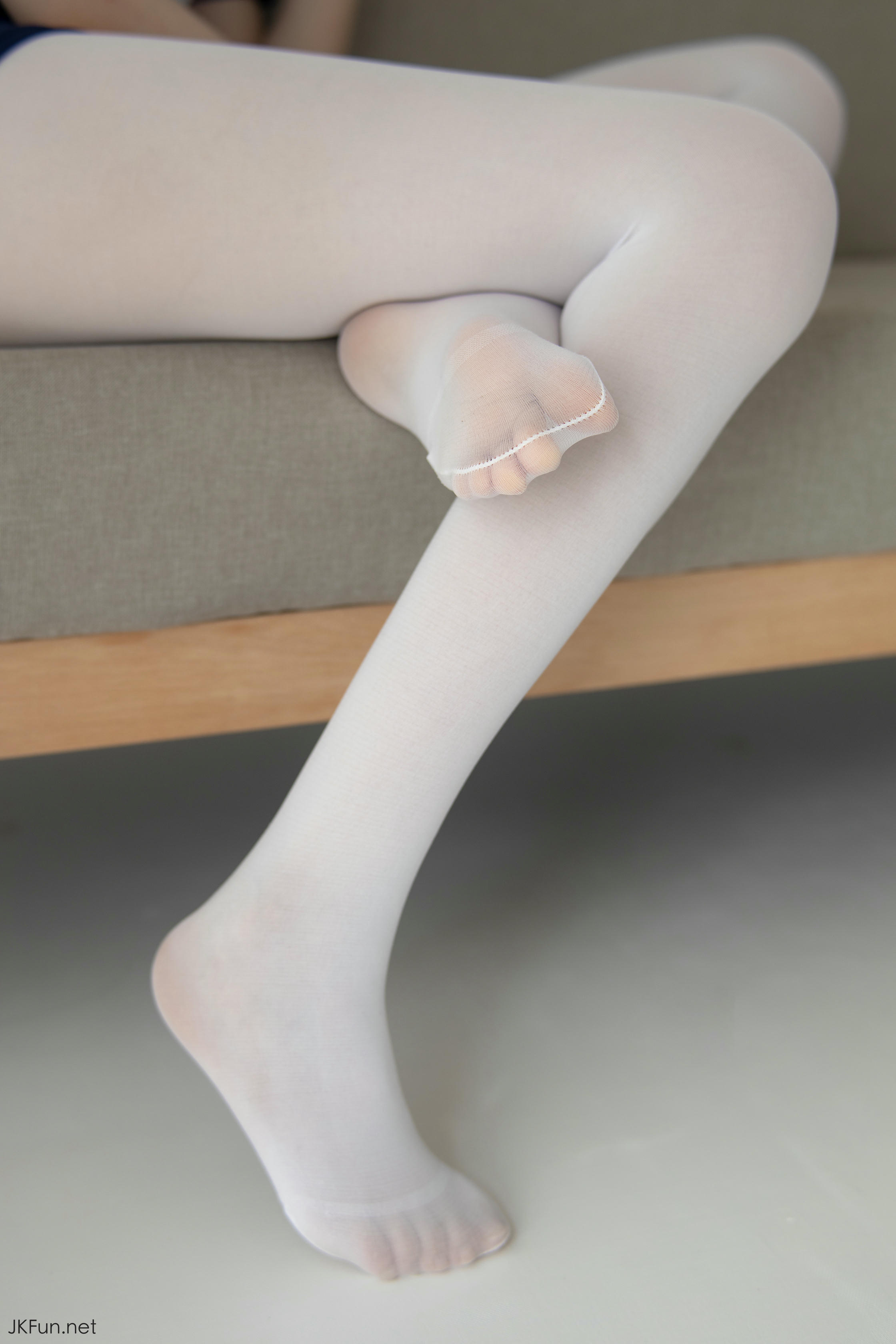 森萝财团 JKFUN-019 Aika 80D白丝外景体操服 [107P+1V／2.4G]_第6集