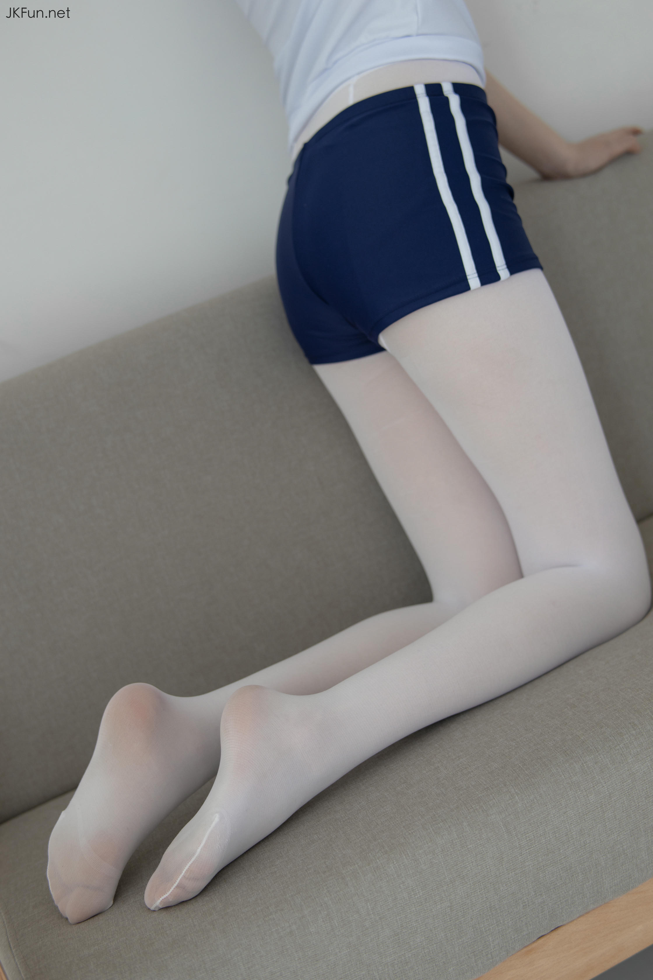 森萝财团 JKFUN-019 Aika 80D白丝外景体操服 [107P+1V／2.4G]_第6集