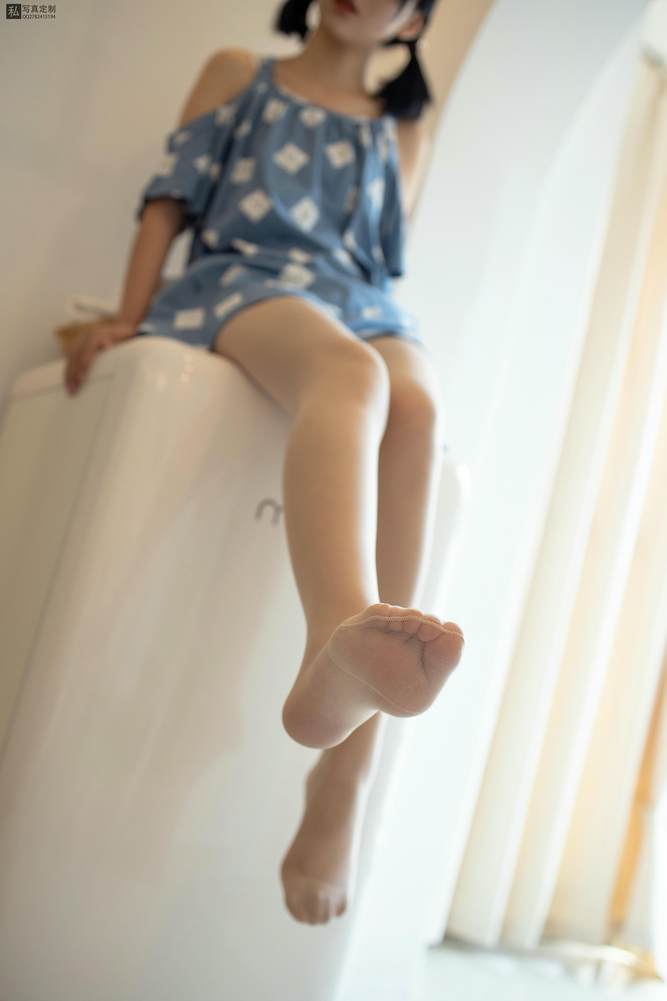 森萝财团 JKFUN-022 卉子 15D肉丝碎花小吊带 [106P+1V／3.43G]_第1集