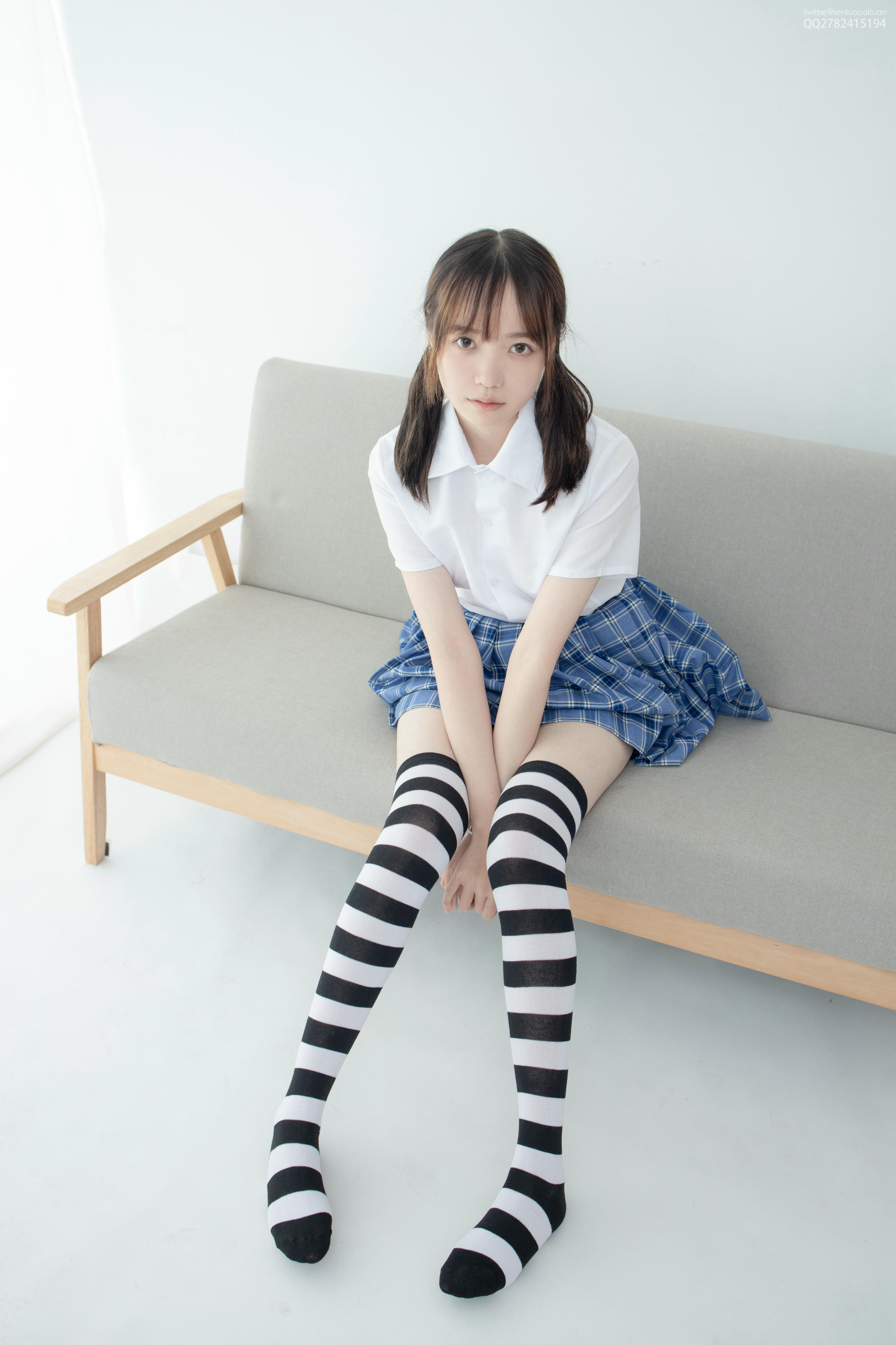 森萝财团 JKFUN-042 Aika 百元团定制1-4 黑白高筒袜 [36P+1V-1.56G]_第1集