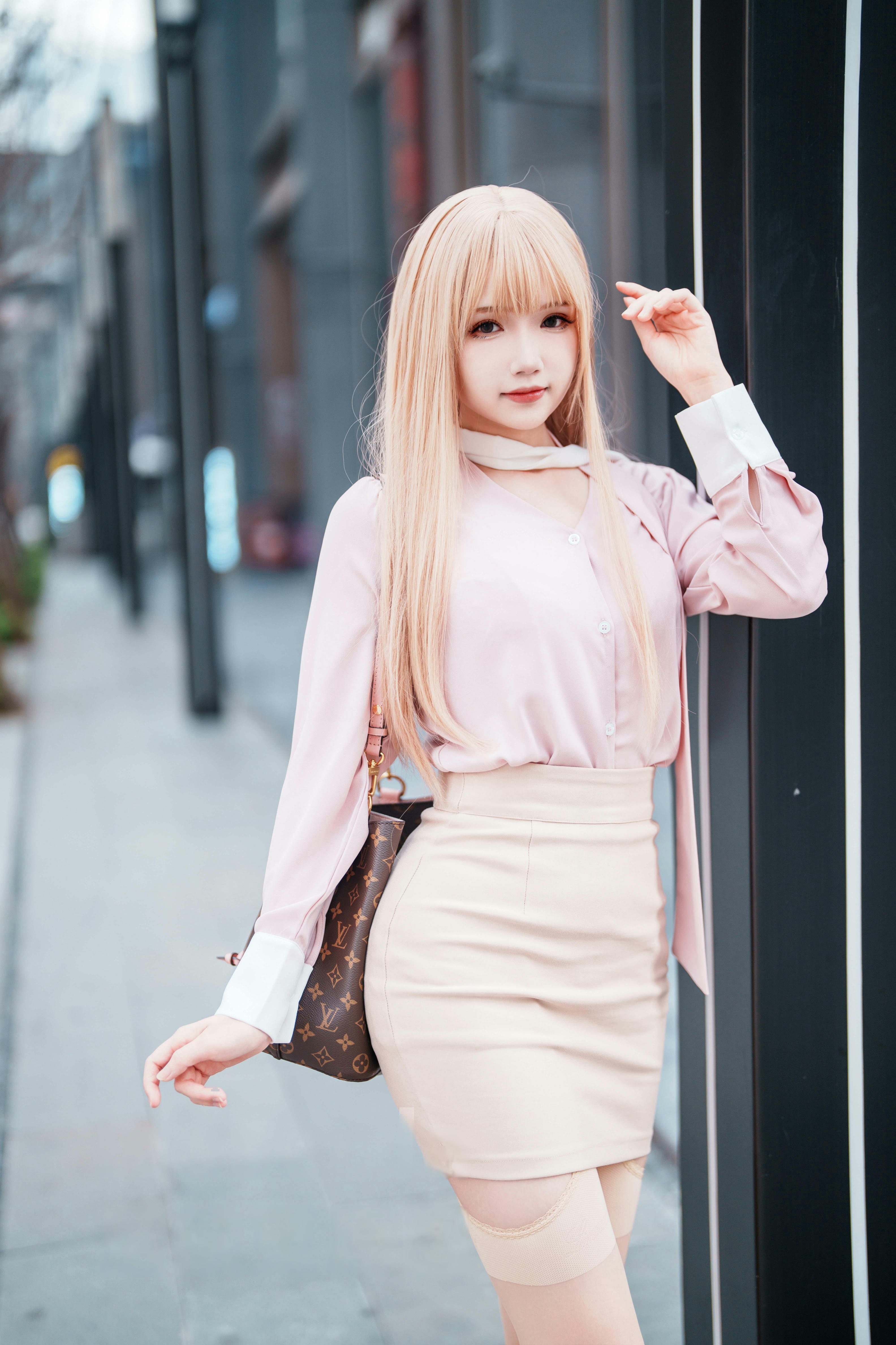 雪晴Astra NO.064 金发职人OL[59P 1V 1.83G]_第2集