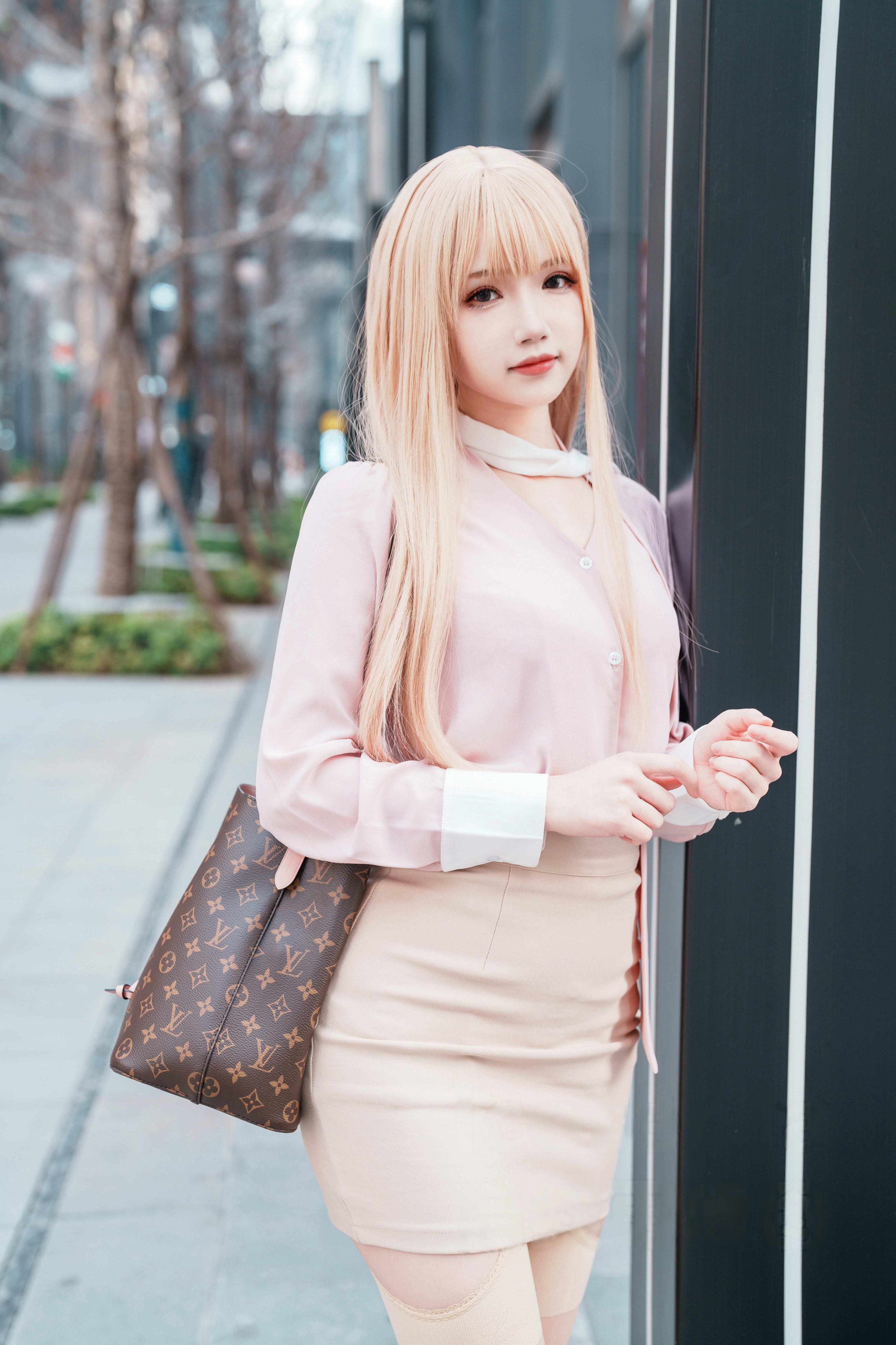 雪晴Astra NO.064 金发职人OL[59P 1V 1.83G]_第2集