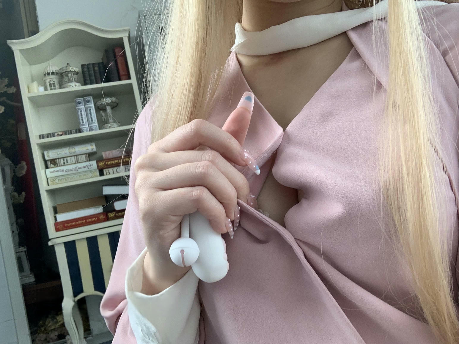 雪晴Astra NO.064 金发职人OL[59P 1V 1.83G]_第3集