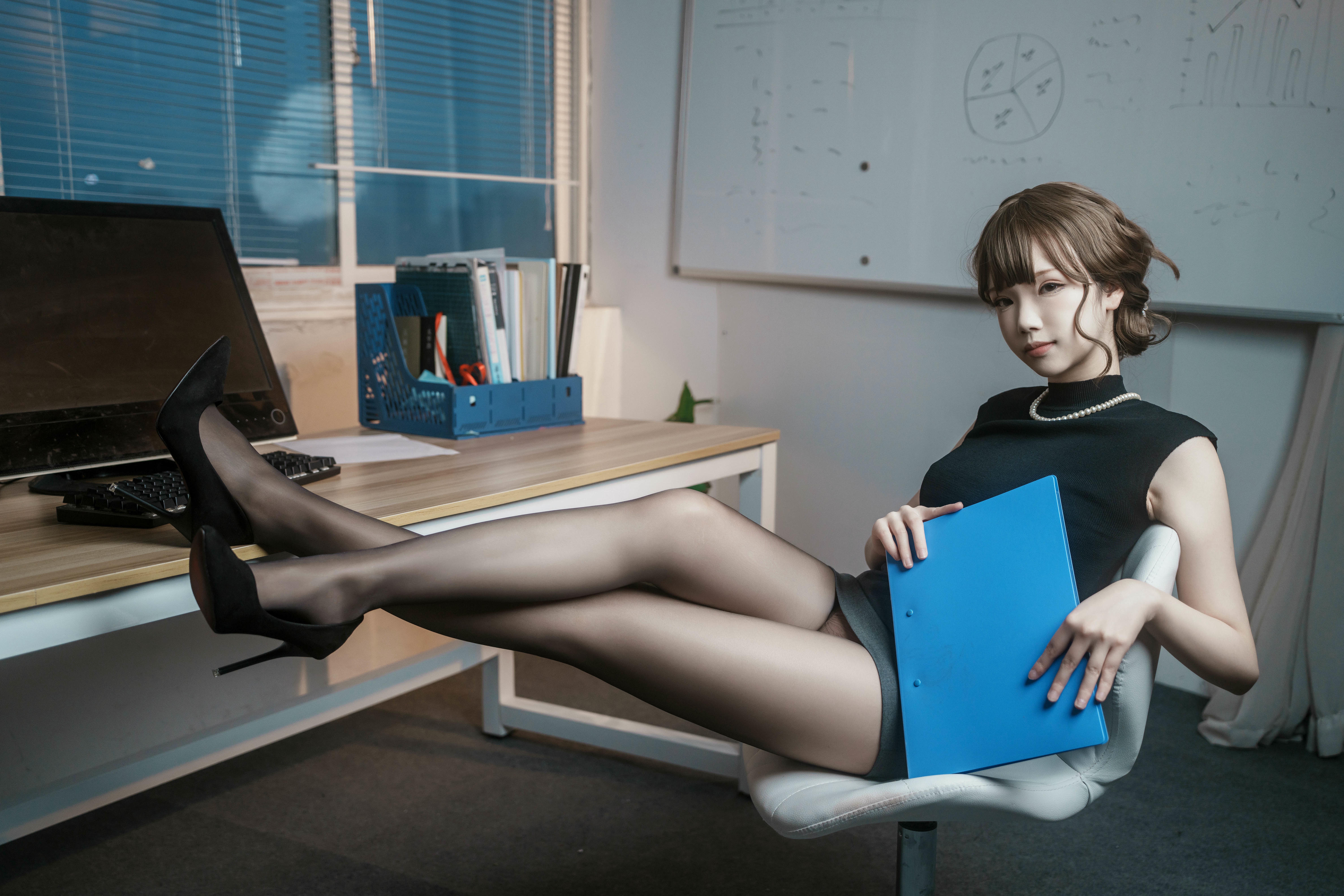 雪晴Astra NO.067 年纪不大的上司姐姐[70P 1V 1.66G]_第1集