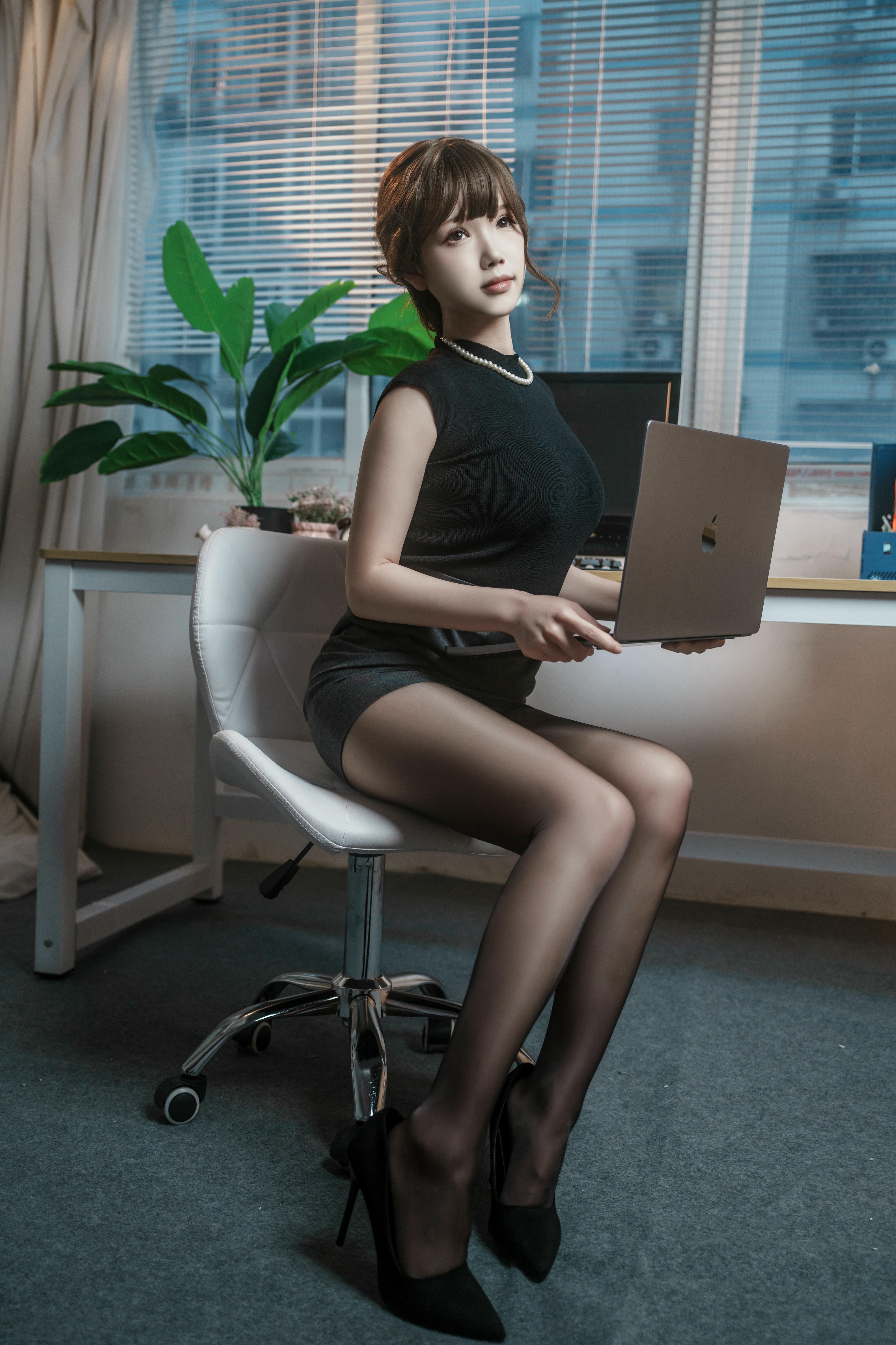 雪晴Astra NO.067 年纪不大的上司姐姐[70P 1V 1.66G]_第1集