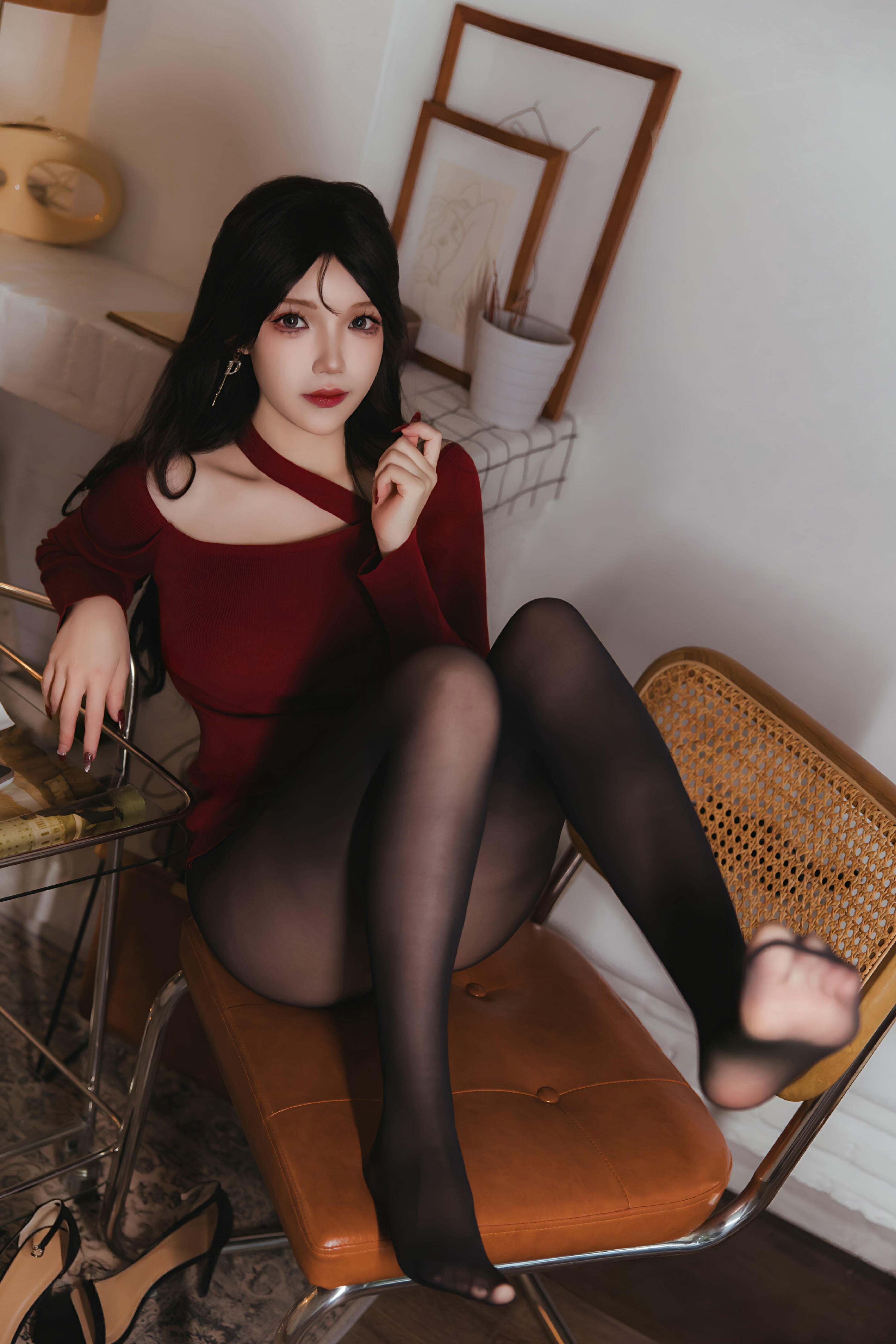 雪晴Astra NO.073 红裙黑丝小娇妻 [65P2V 1.68G]_第3集