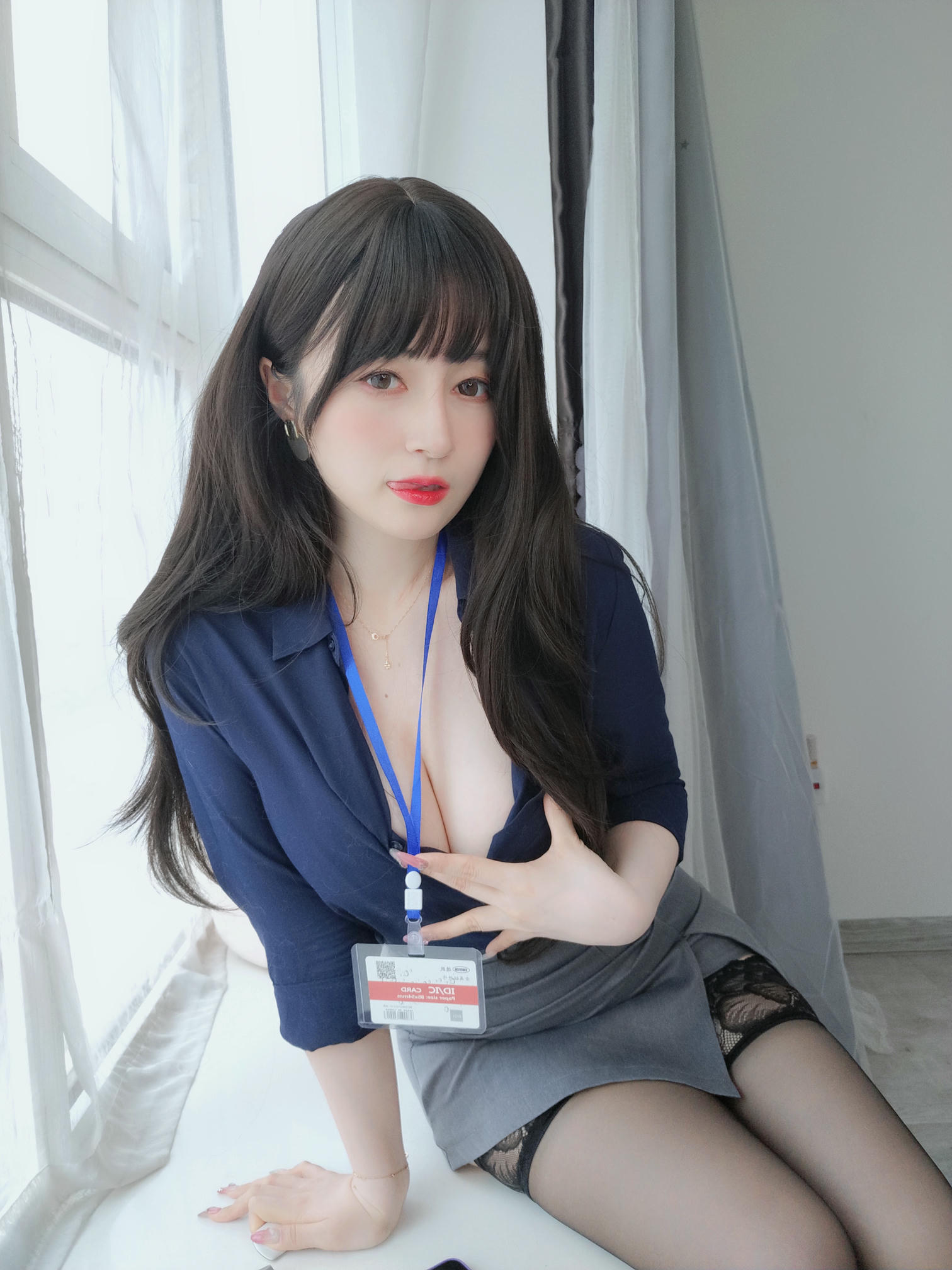 白银81 NO.124 Fantia-2022年12月会员合集(31套)[355P+8V-1.59G]-20221208【白银81】新しく来た女性同僚はとても大胆です_第1集