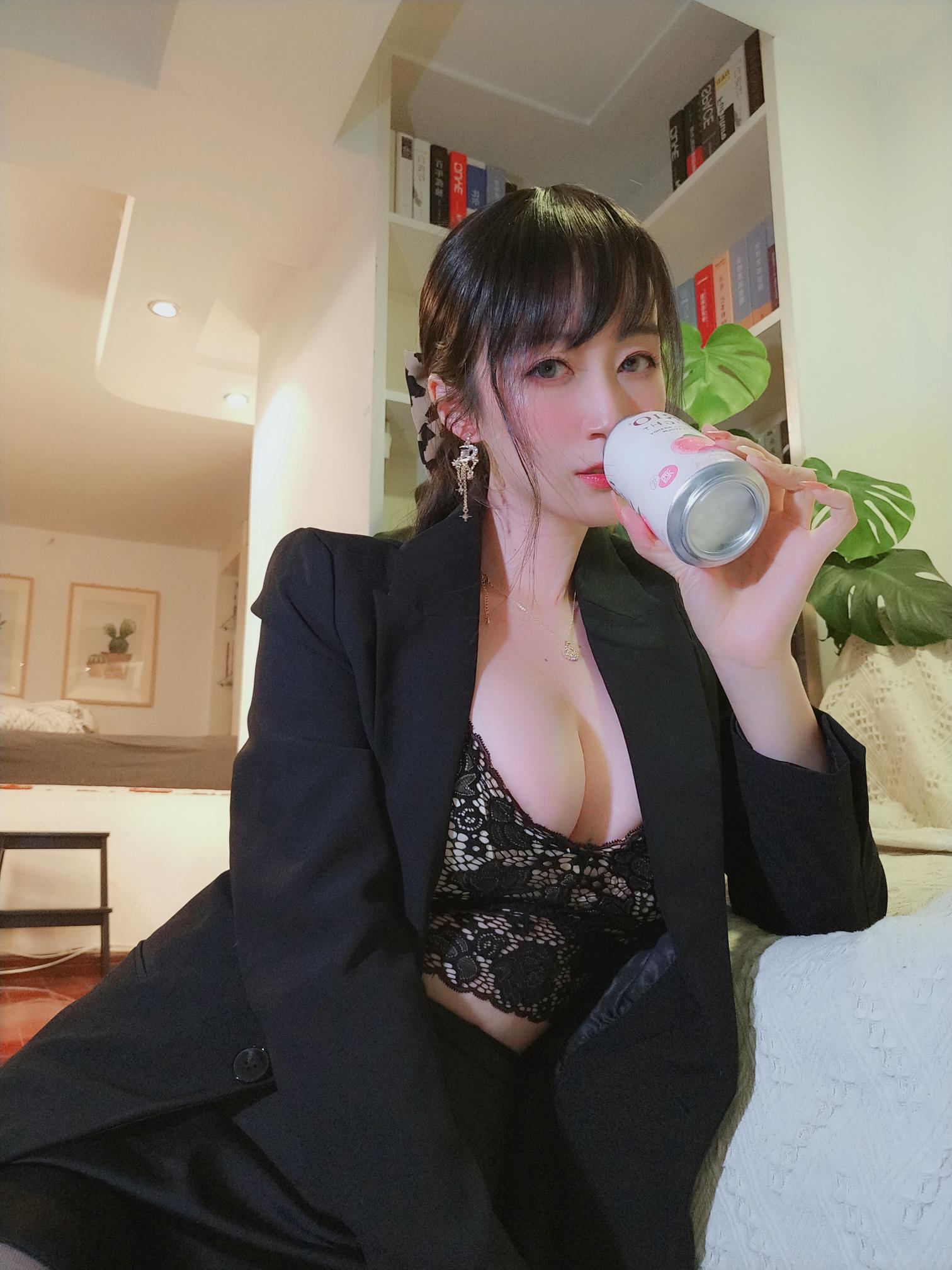 白银81 NO.050 西服自摄 [70P2V-619MB]_第2集