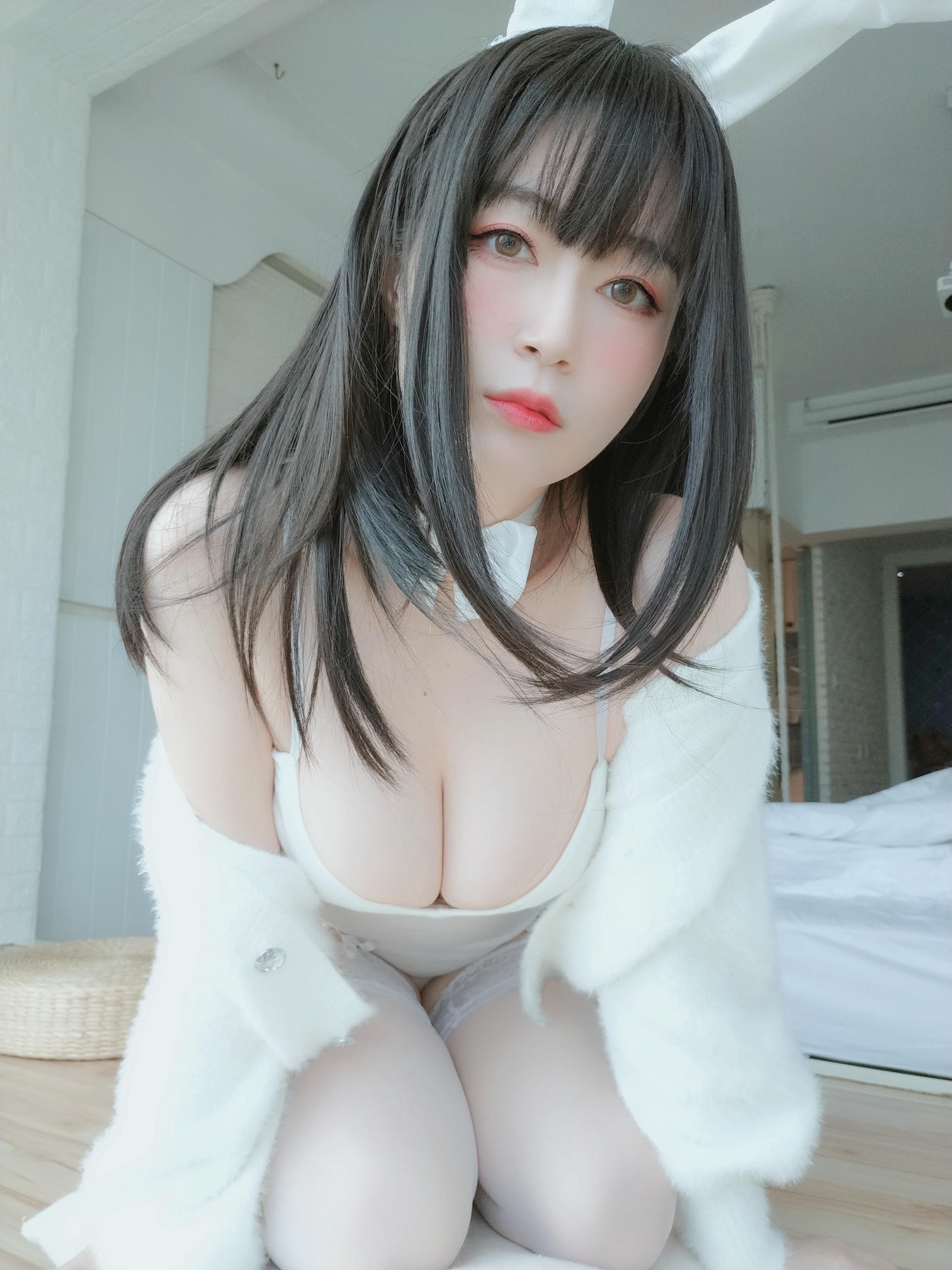白银81 NO.056 白丝兔子 [108P4V-893MB]_第3集