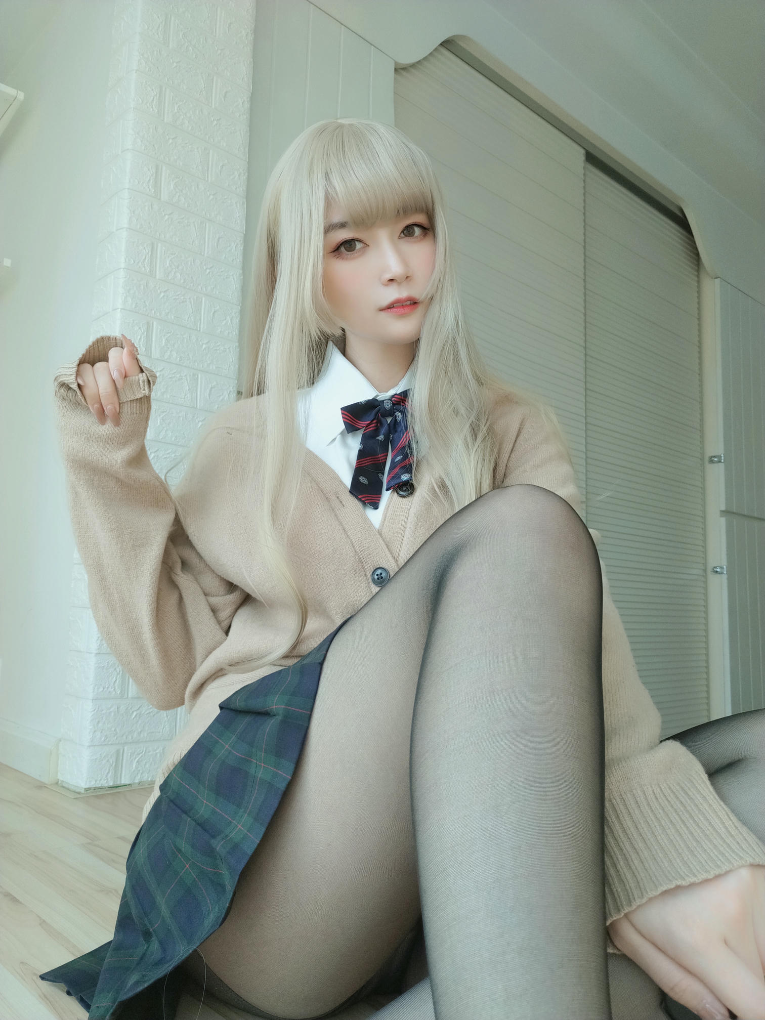 白银81 NO.057 灰色空间 [90P1V-578MB]_第2集