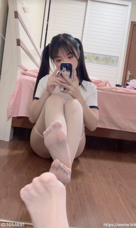 Bangni邦尼 NO.010 微密圈02期 [52P9V 379MB]_第2集