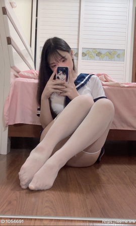 Bangni邦尼 NO.010 微密圈02期 [52P9V 379MB]_第2集