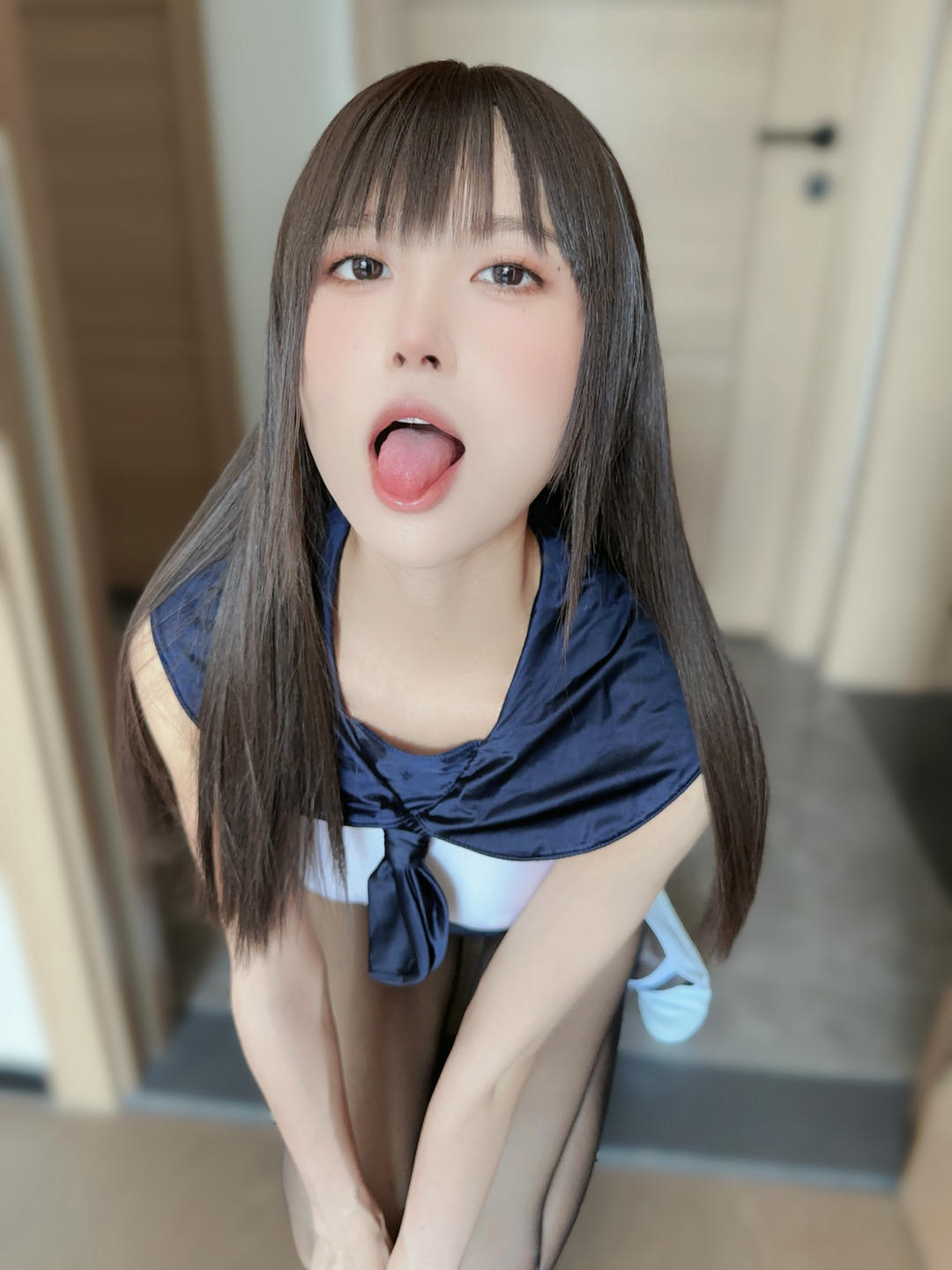 布丁大法 NO.059 无内黑丝蜜臀美腿 蓝色连体泳 [95P+6V／853MB]_第1集