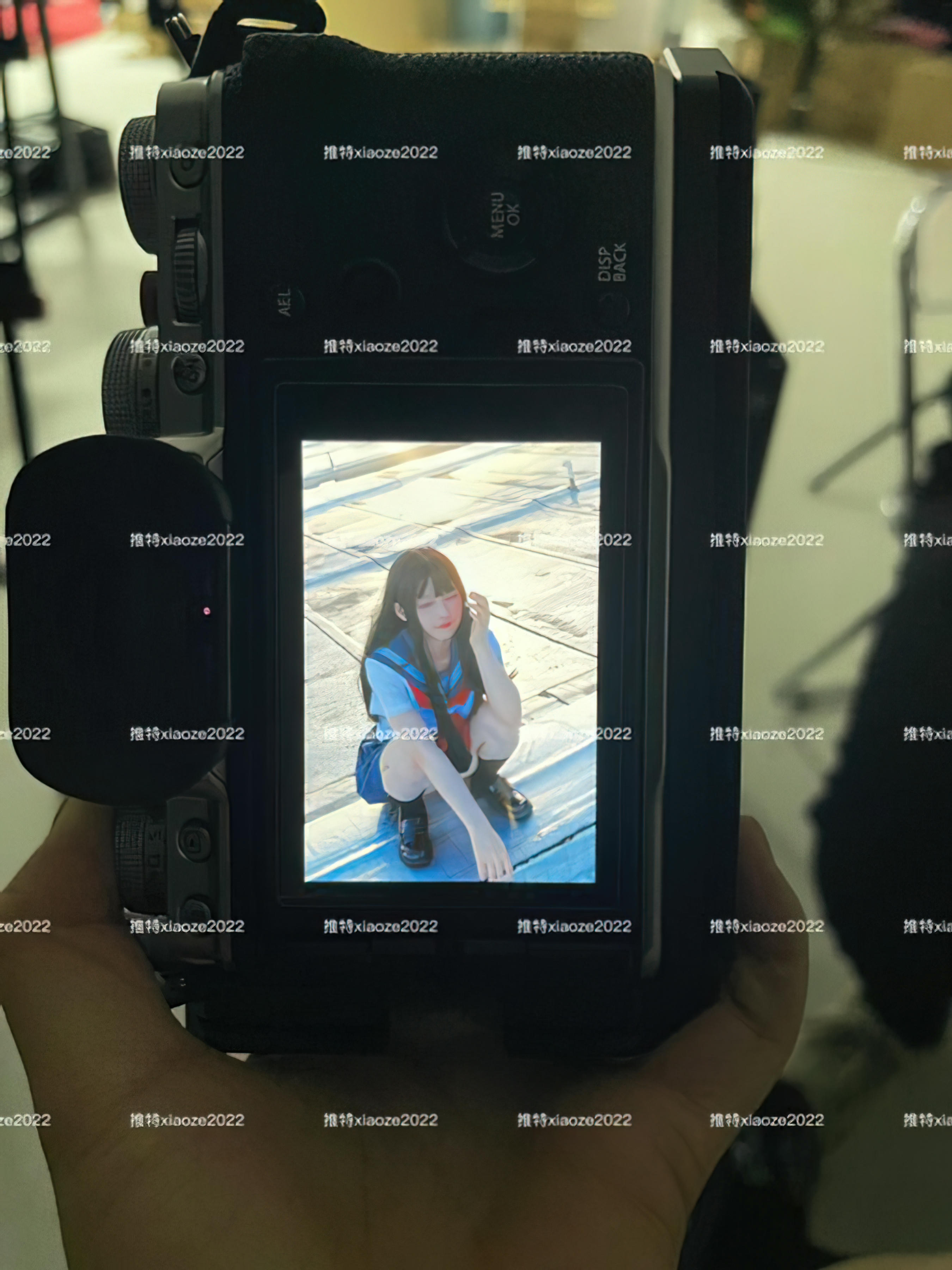 白莉爱吃巧克力 NO.000 马甲xiaoze2022 [195P1V 3.40GB]-NO.16 户外JK [3P]-花絮 [1P]_第1集