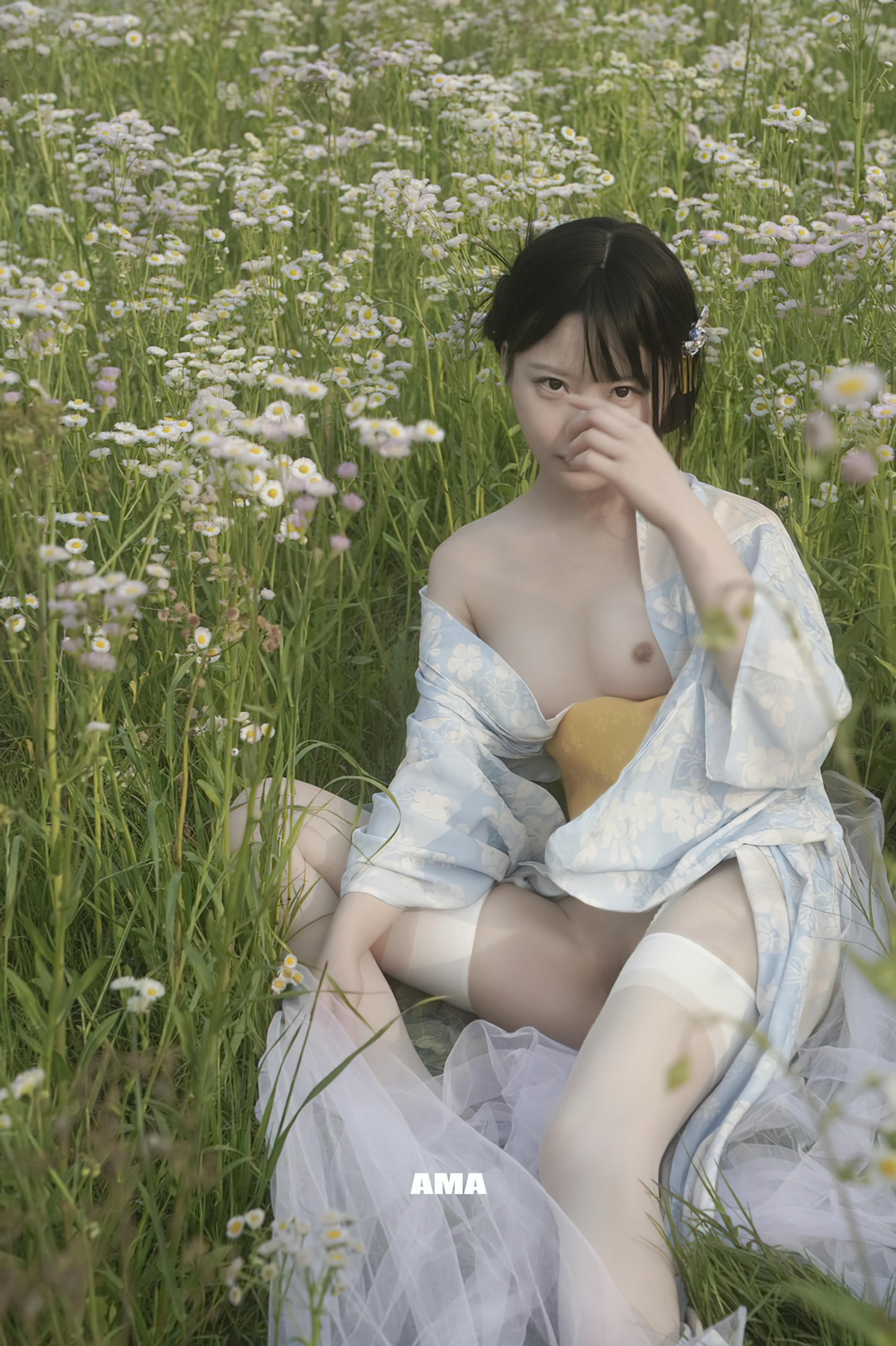 白莉爱吃巧克力 NO.000 马甲xiaoze2022 [195P1V 3.40GB]-NO.02 花海和服 [18p]_第1集