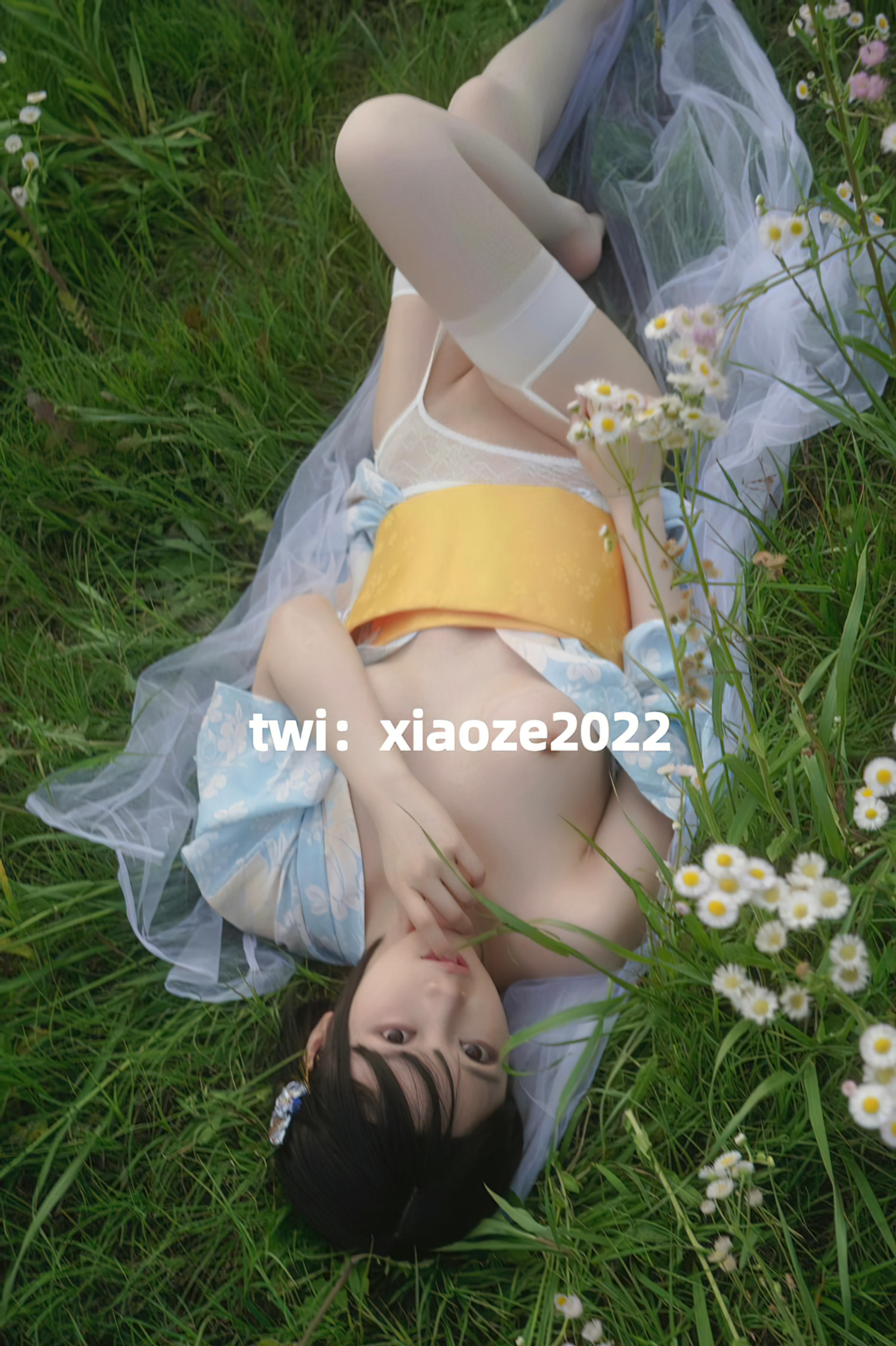 白莉爱吃巧克力 NO.000 马甲xiaoze2022 [195P1V 3.40GB]-NO.02 花海和服 [18p]_第1集