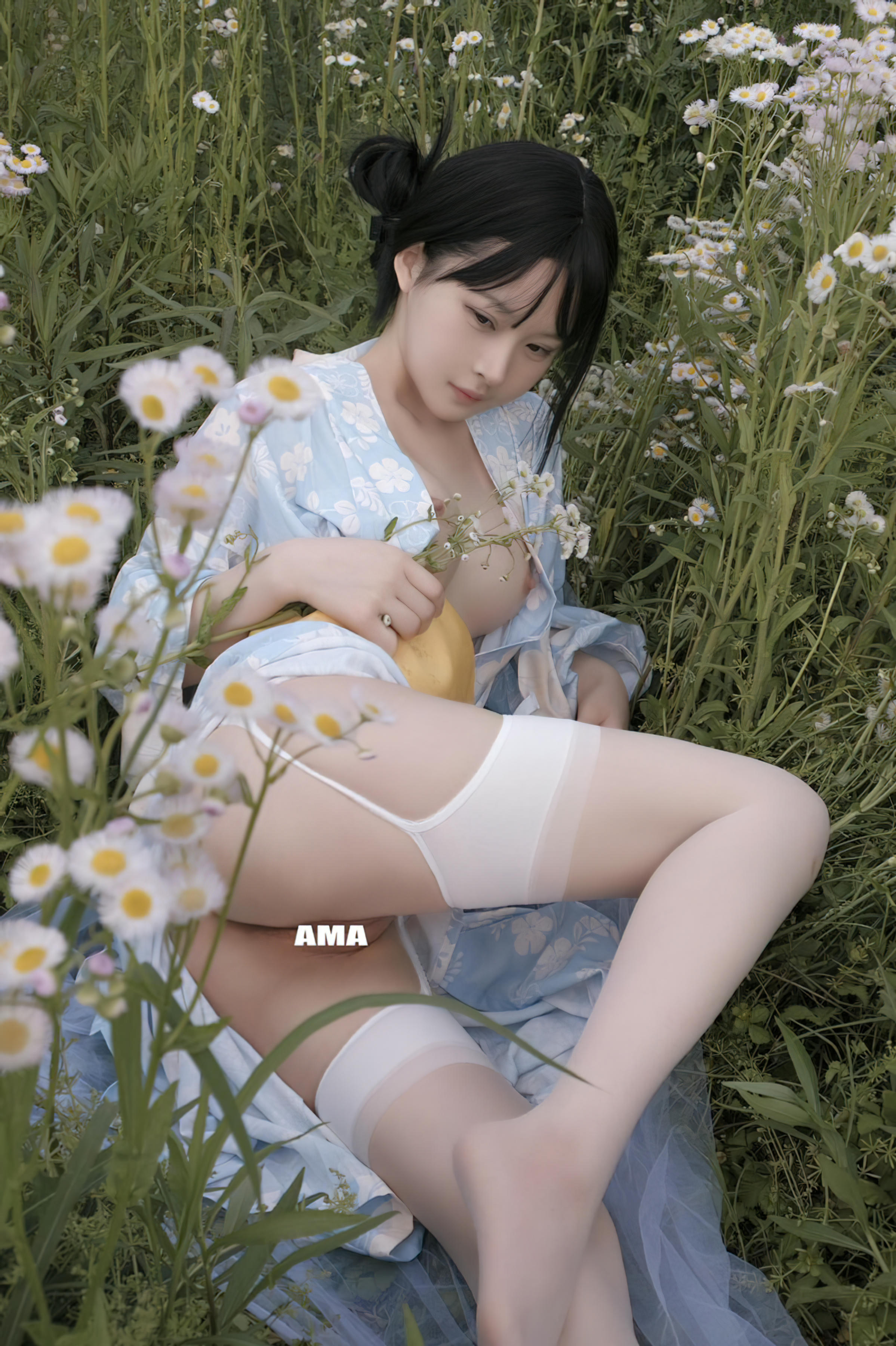 白莉爱吃巧克力 NO.000 马甲xiaoze2022 [195P1V 3.40GB]-NO.02 花海和服 [18p]_第1集